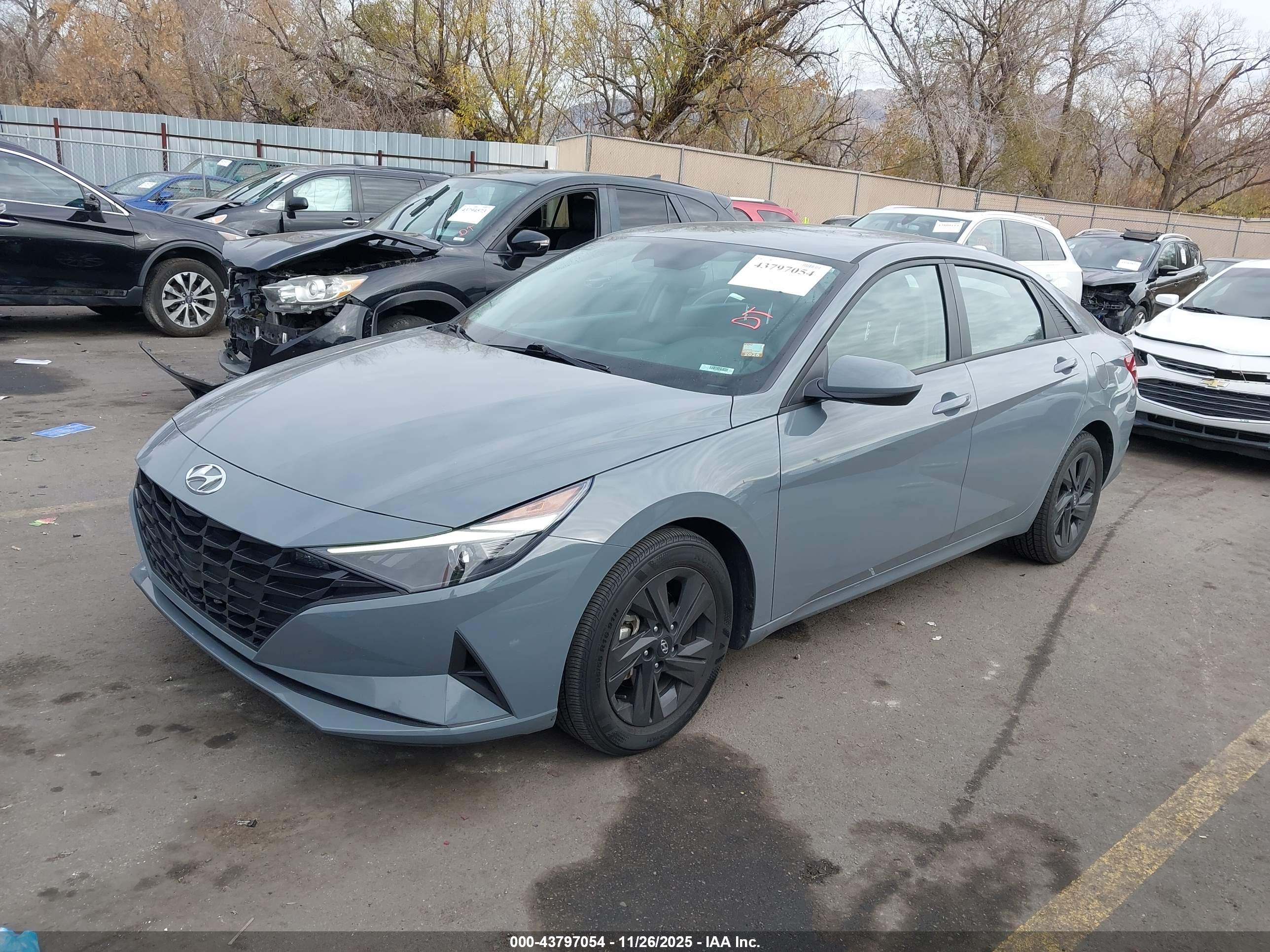 HYUNDAI ELANTRA image 2