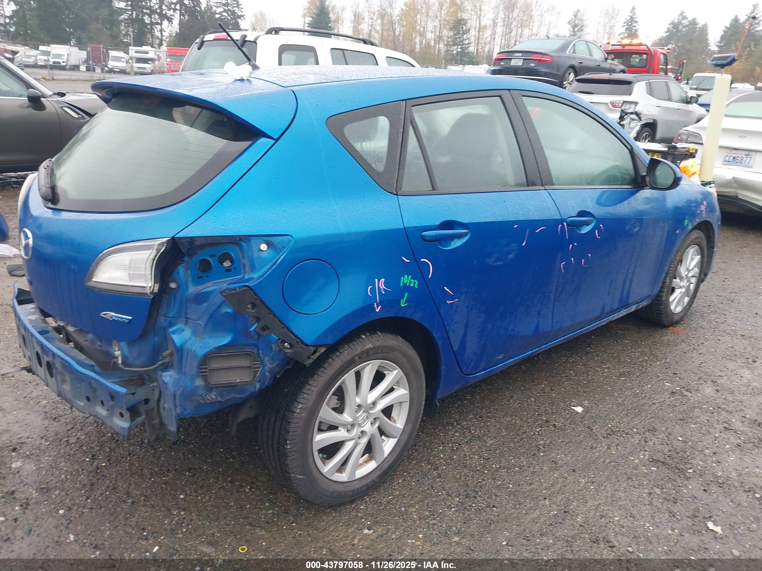 MAZDA MAZDA3 image 4