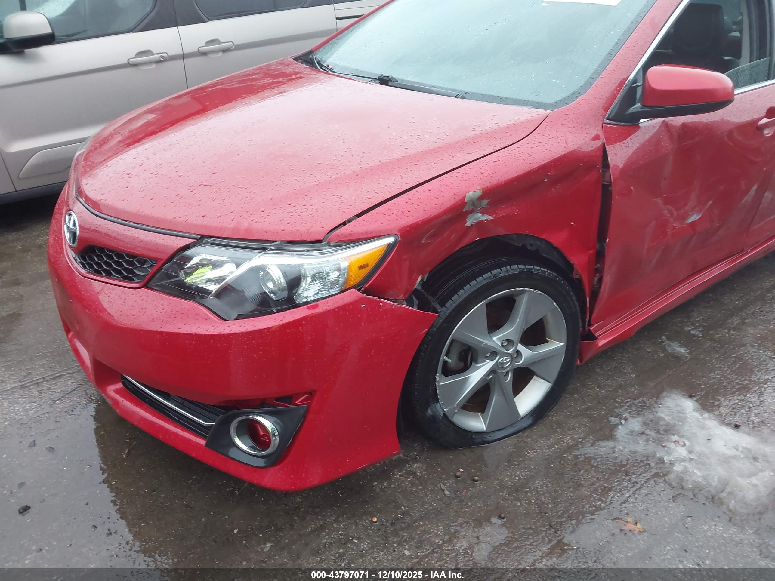 TOYOTA CAMRY image 6