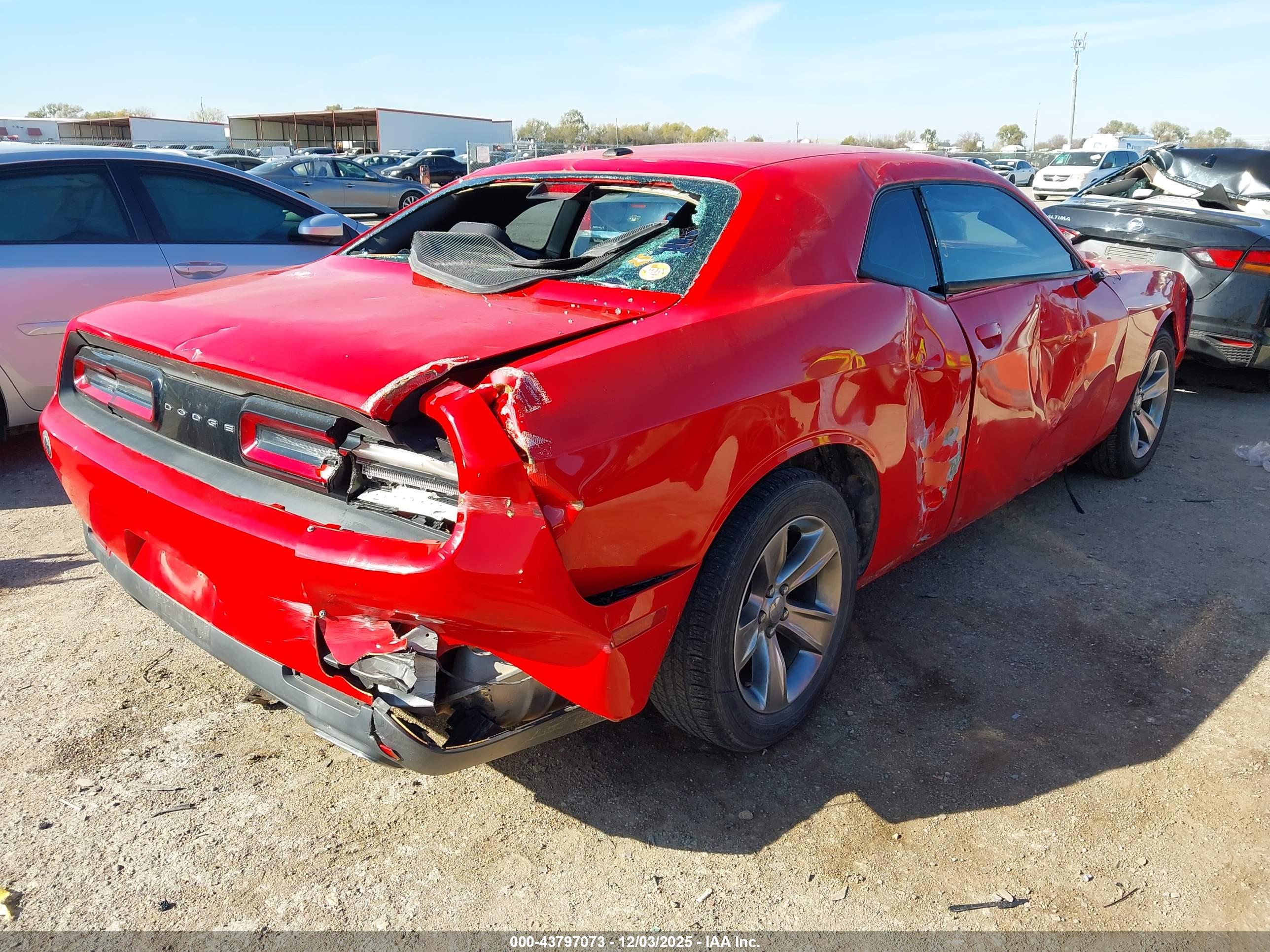 DODGE CHALLENGER image 4