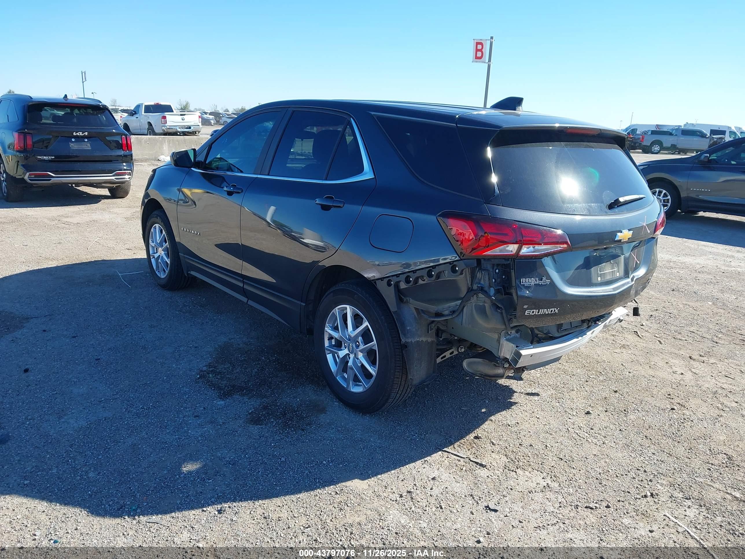 CHEVROLET EQUINOX image 3