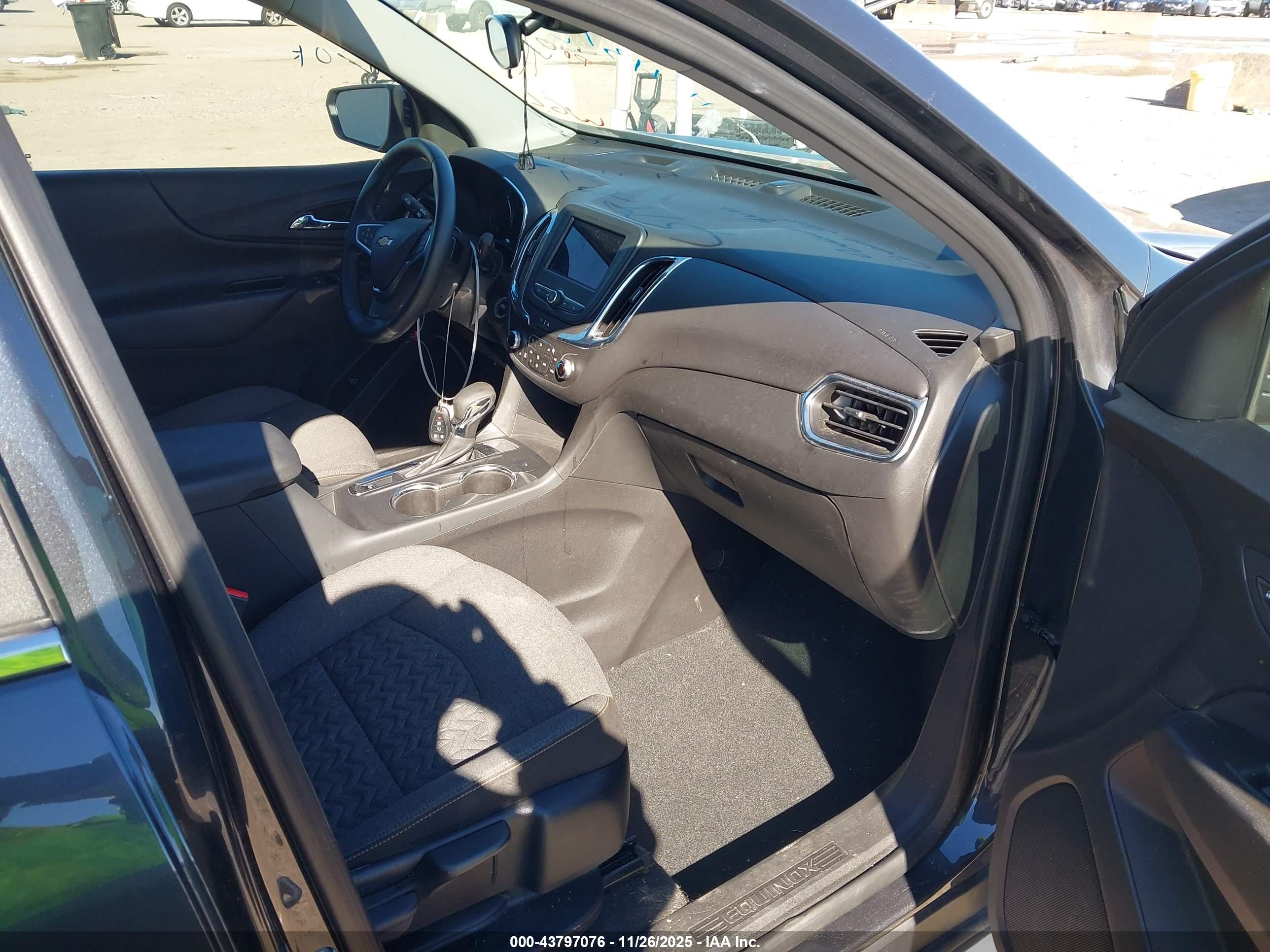 CHEVROLET EQUINOX image 5