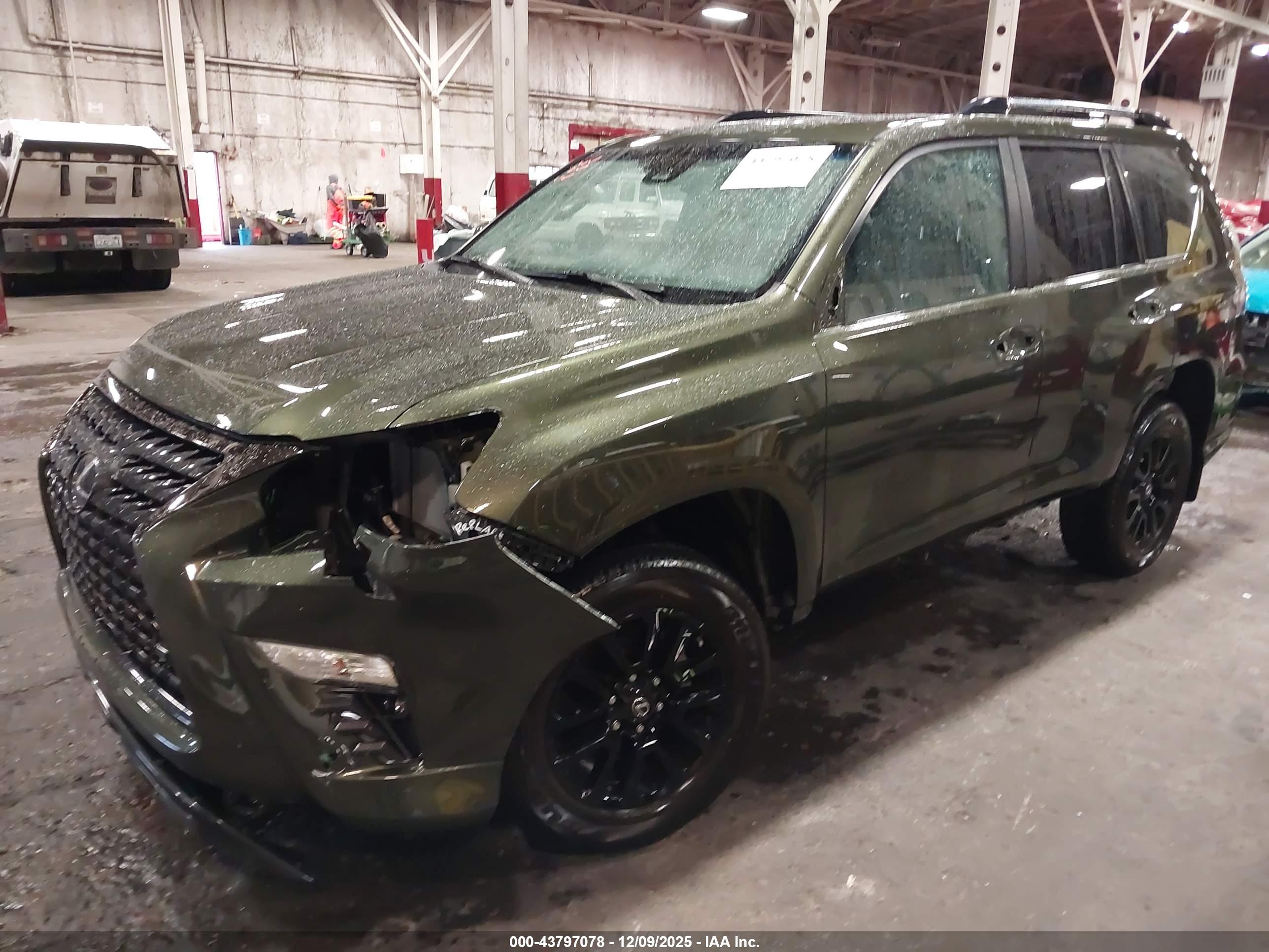 LEXUS GX image 6