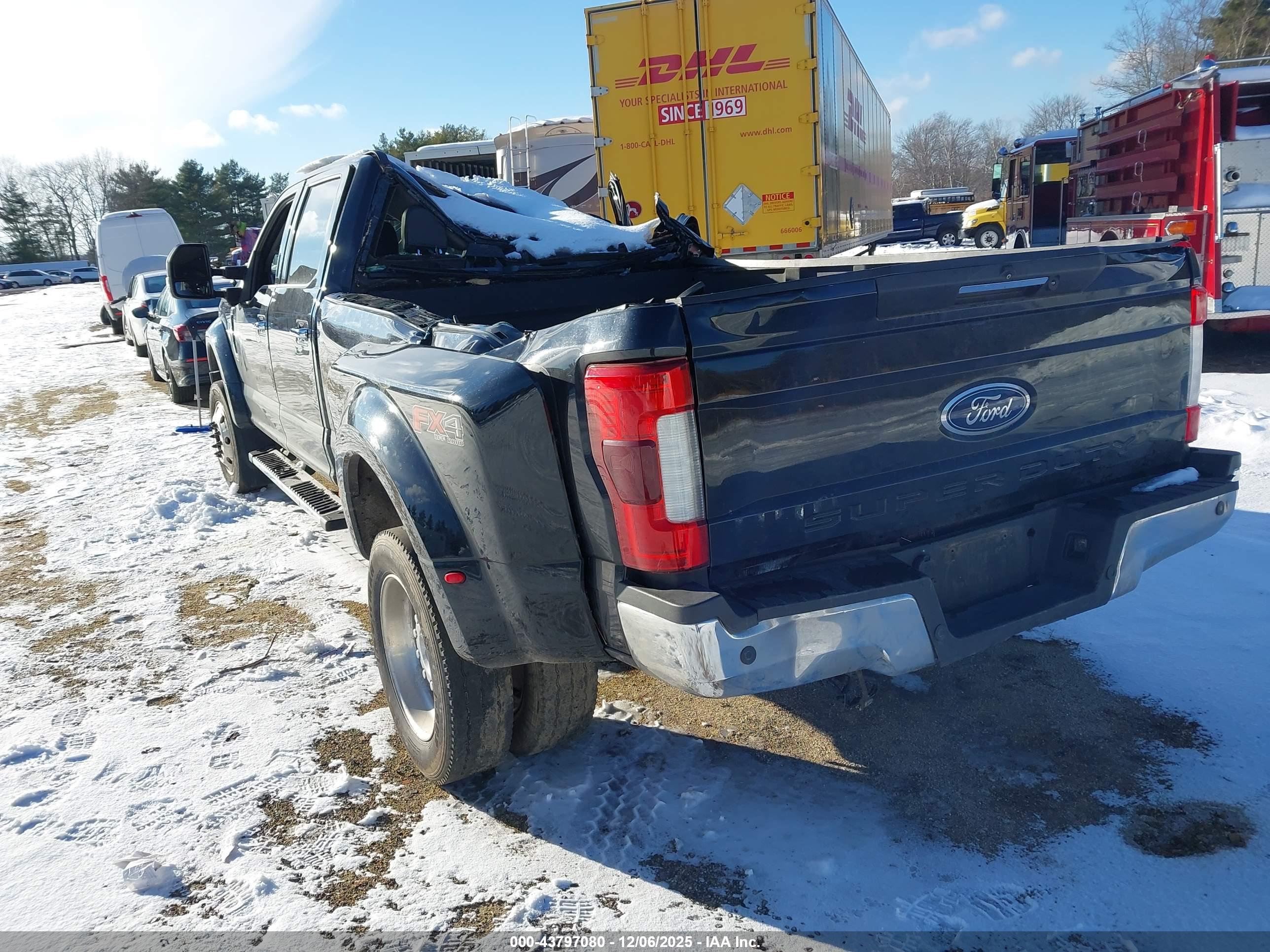 FORD F-450 image 3