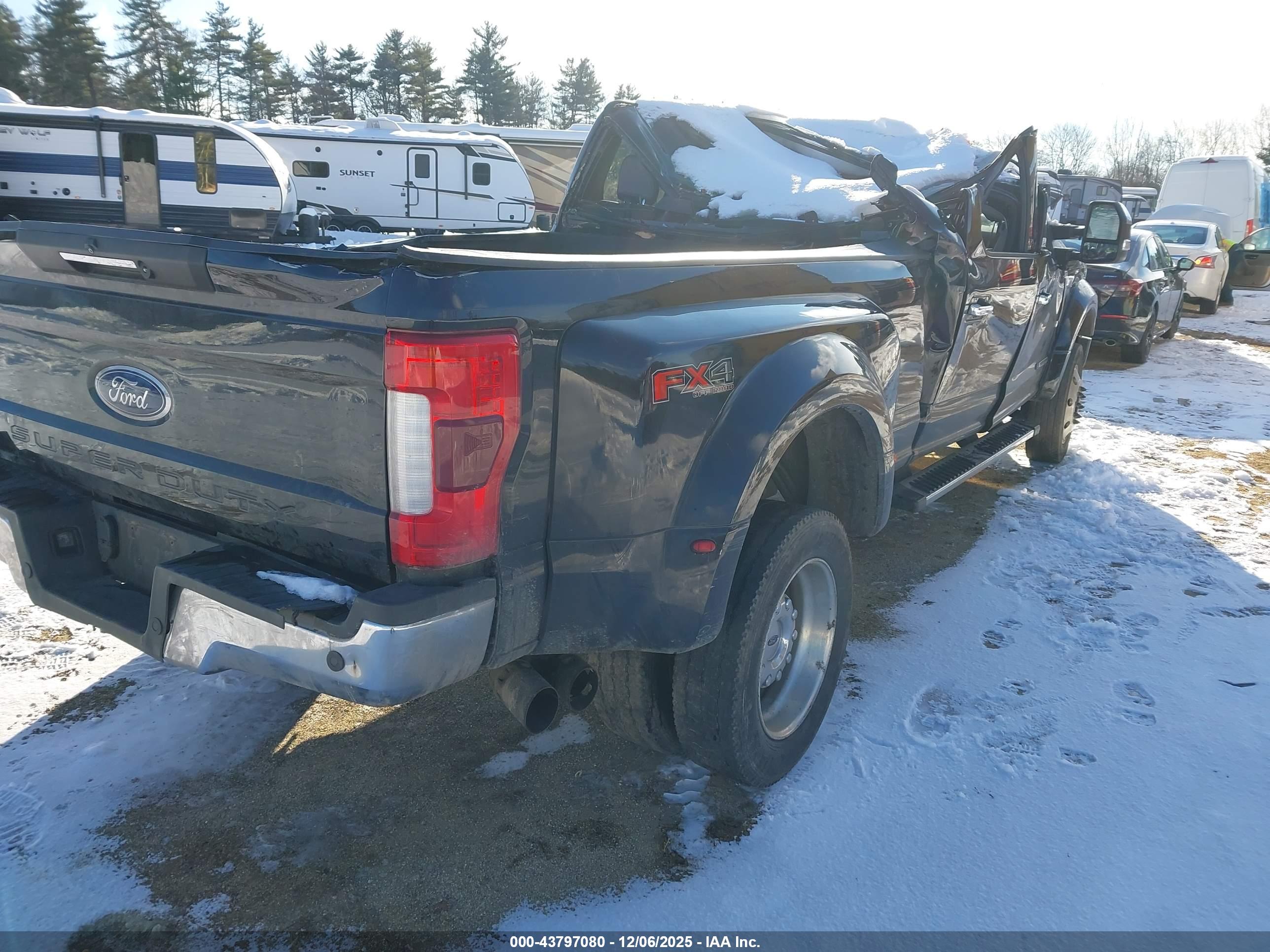 FORD F-450 image 4