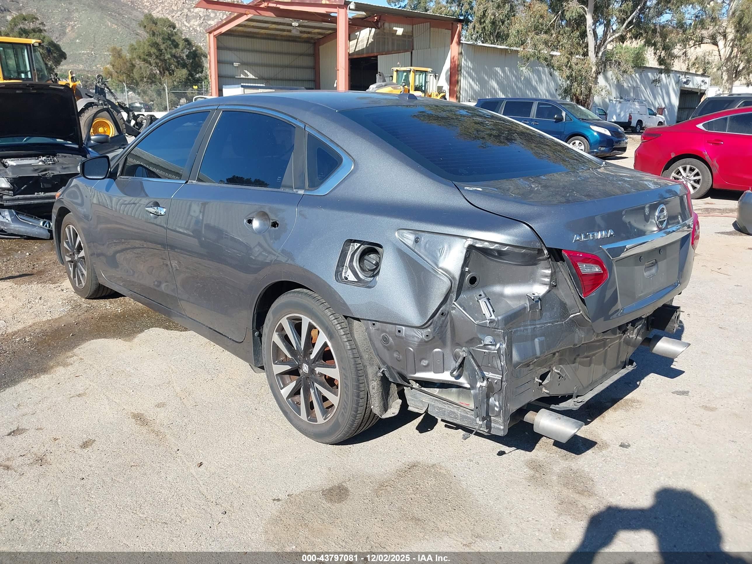 NISSAN ALTIMA image 3