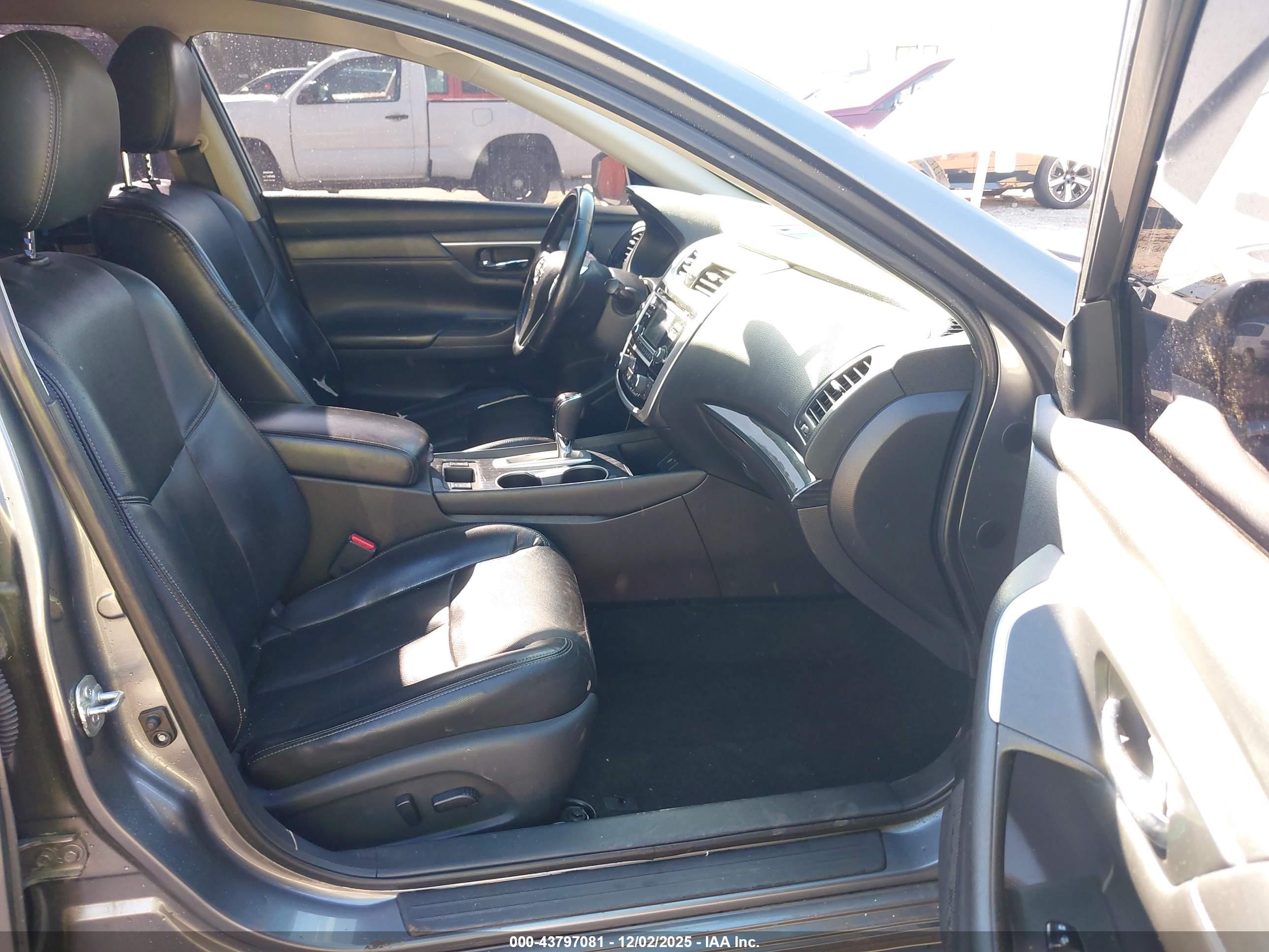 NISSAN ALTIMA image 5