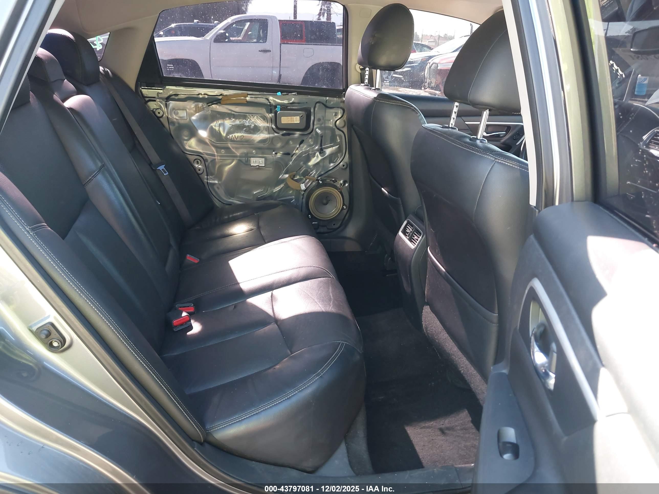 NISSAN ALTIMA image 8
