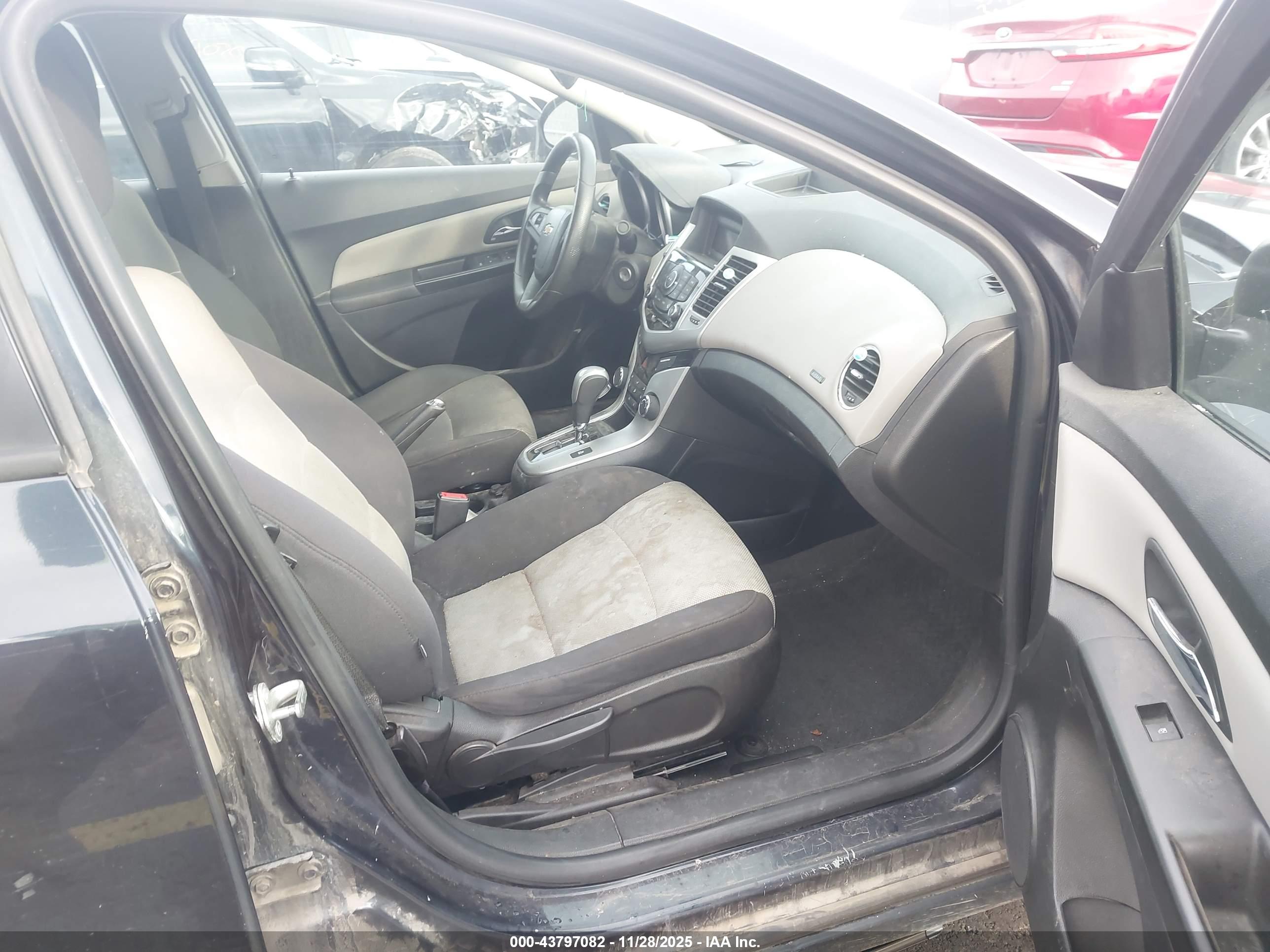 CHEVROLET CRUZE image 5