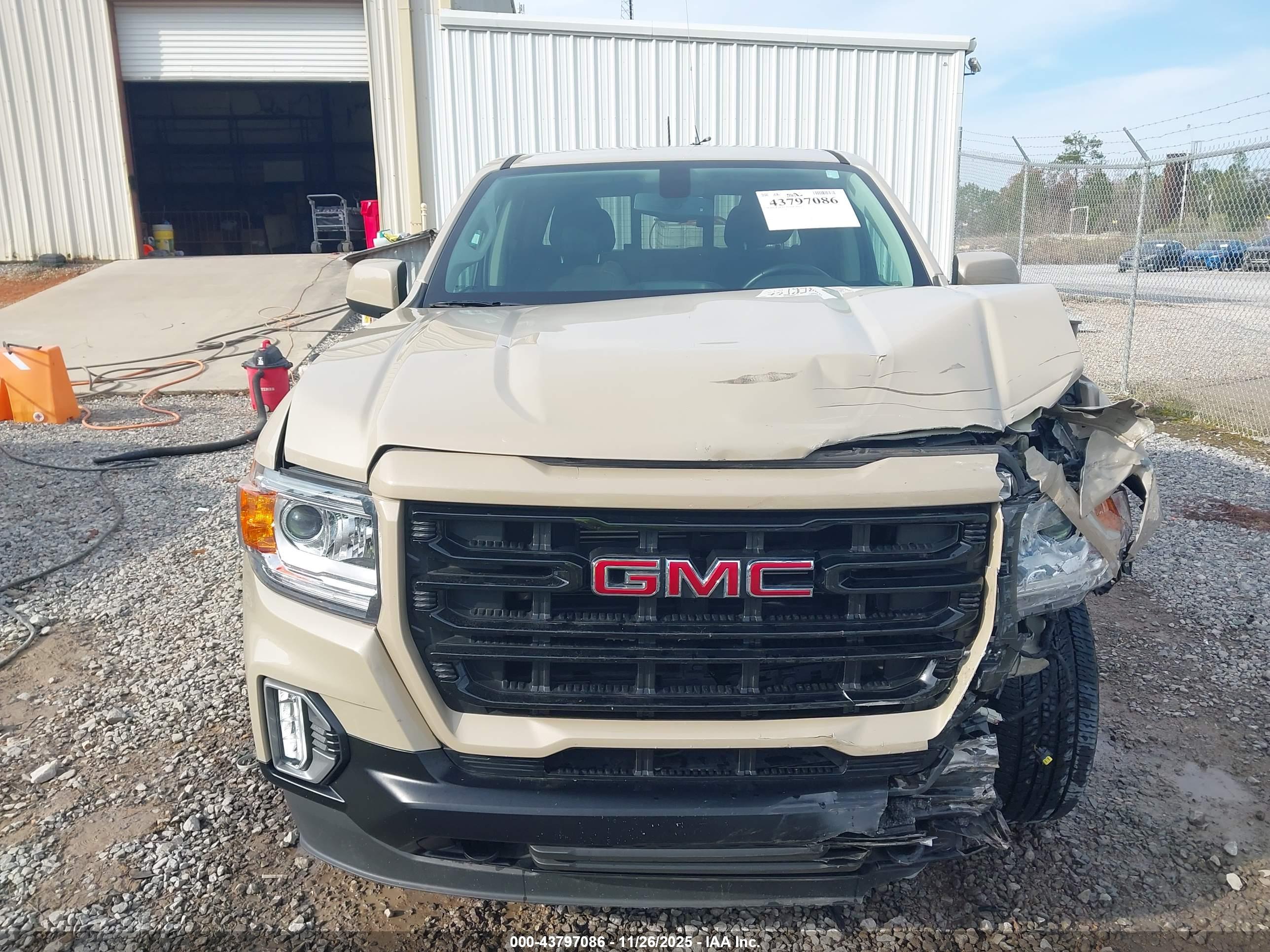 GMC CANYON image 6