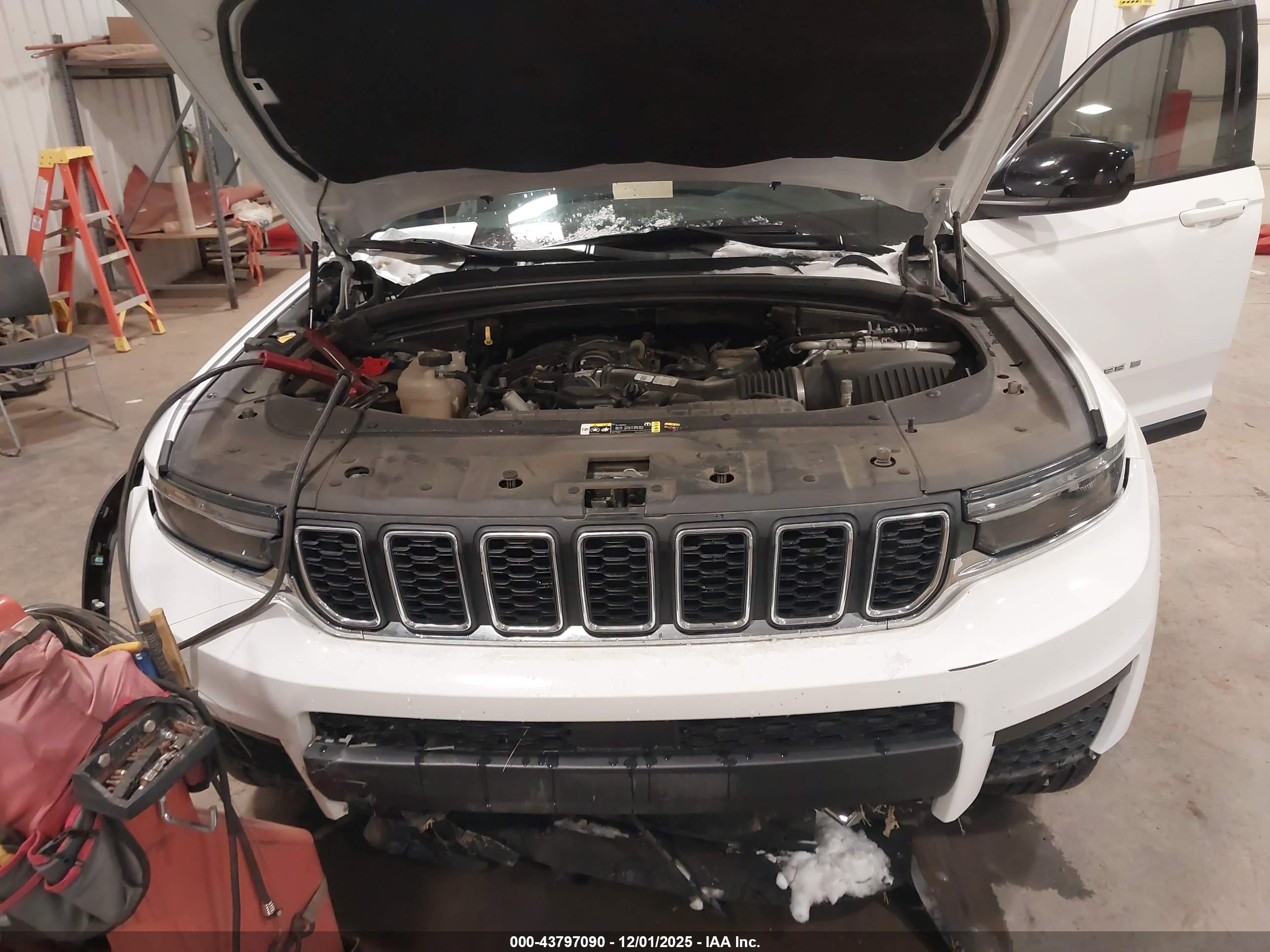 JEEP GRAND image 10