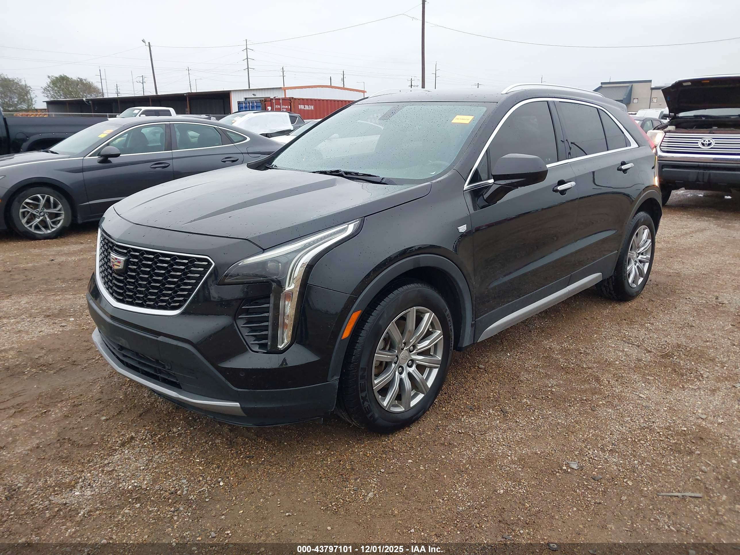 CADILLAC XT4 image 2