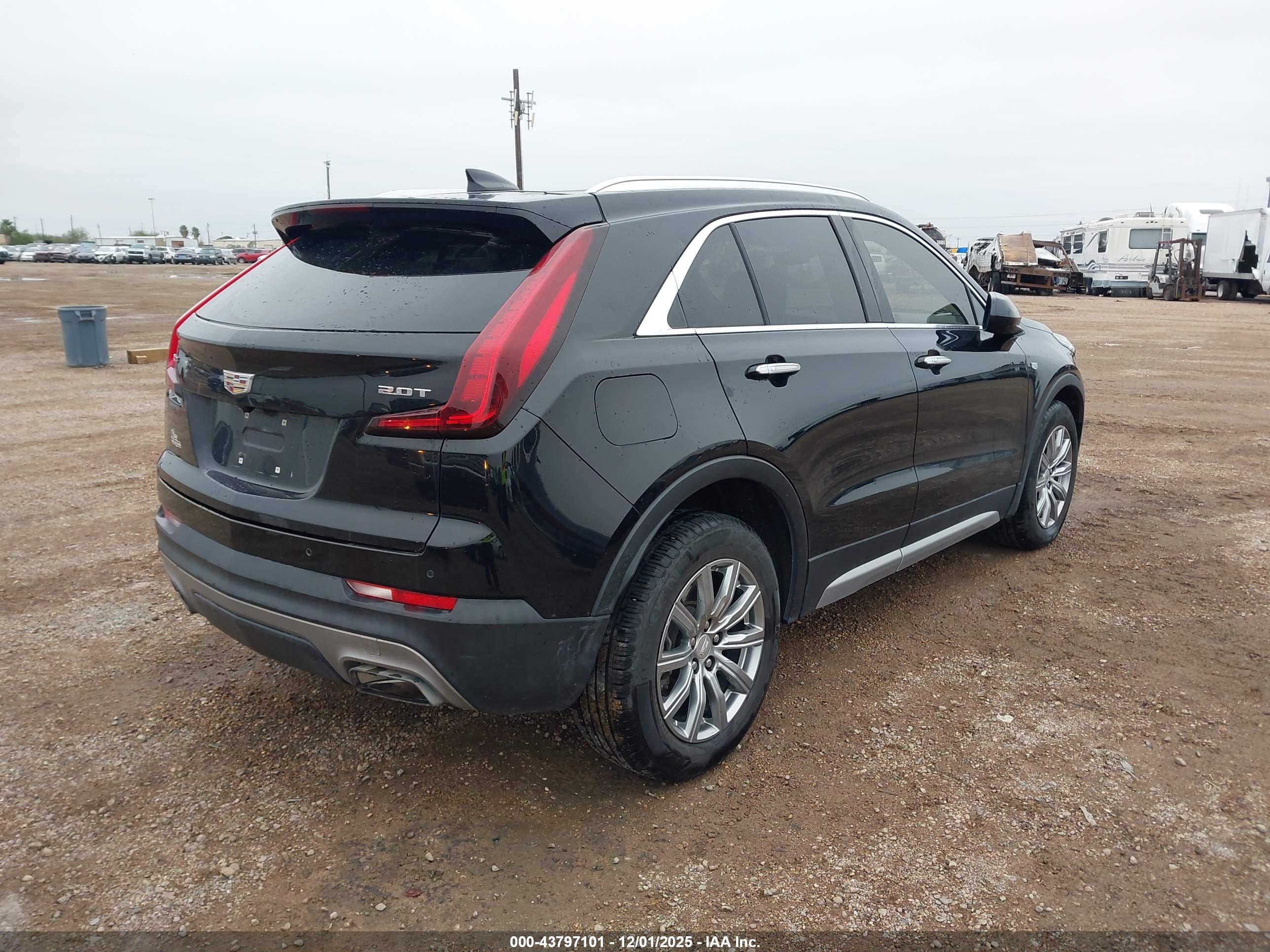 CADILLAC XT4 image 4