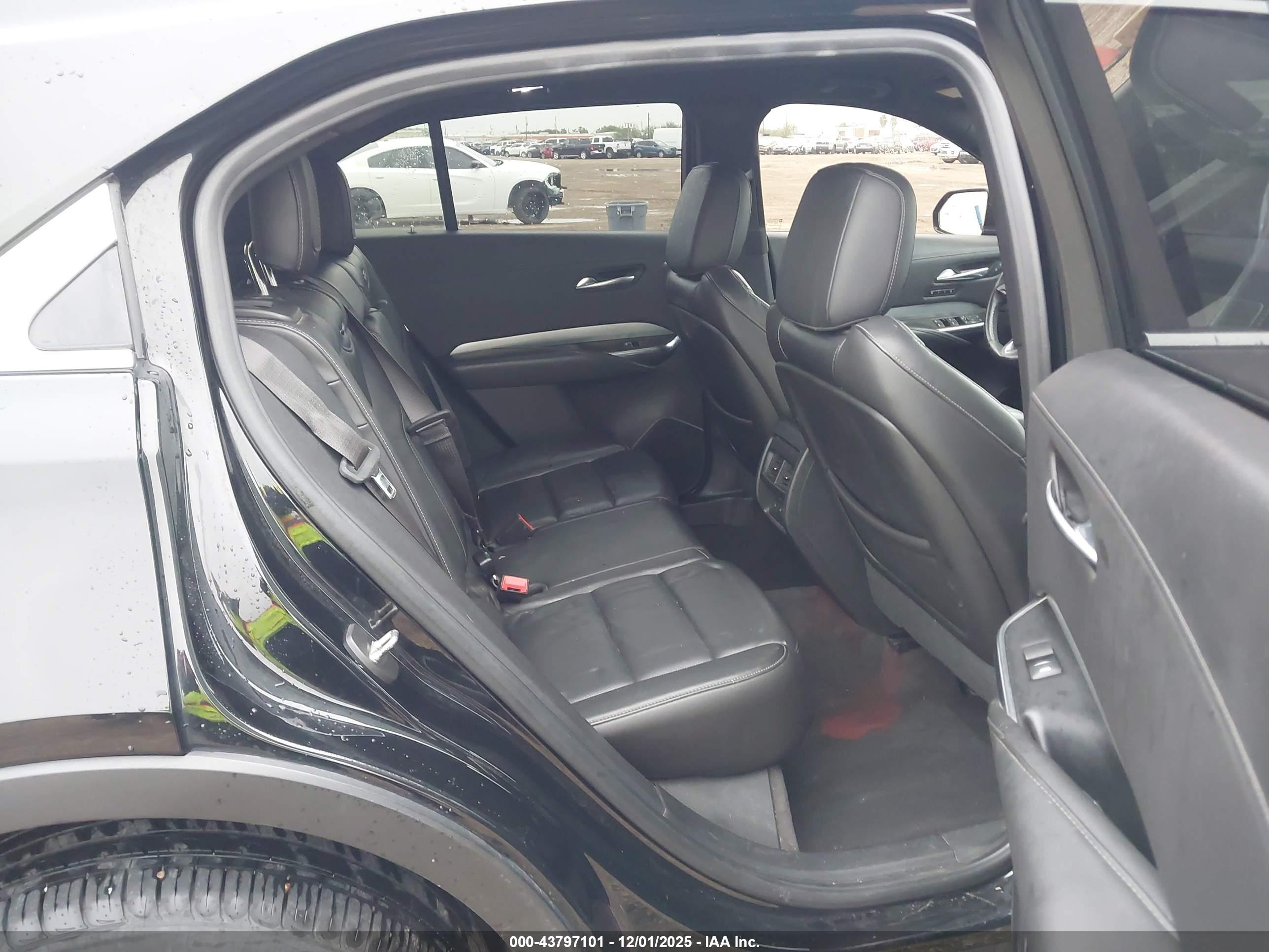 CADILLAC XT4 image 8