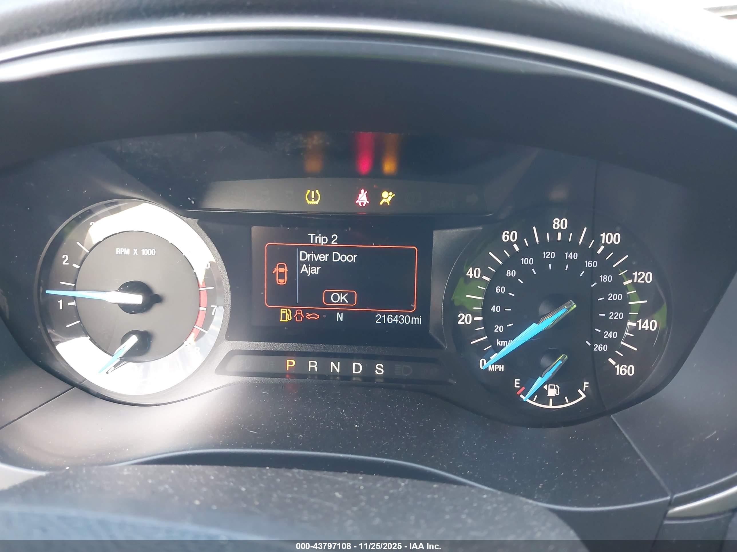 FORD FUSION image 7