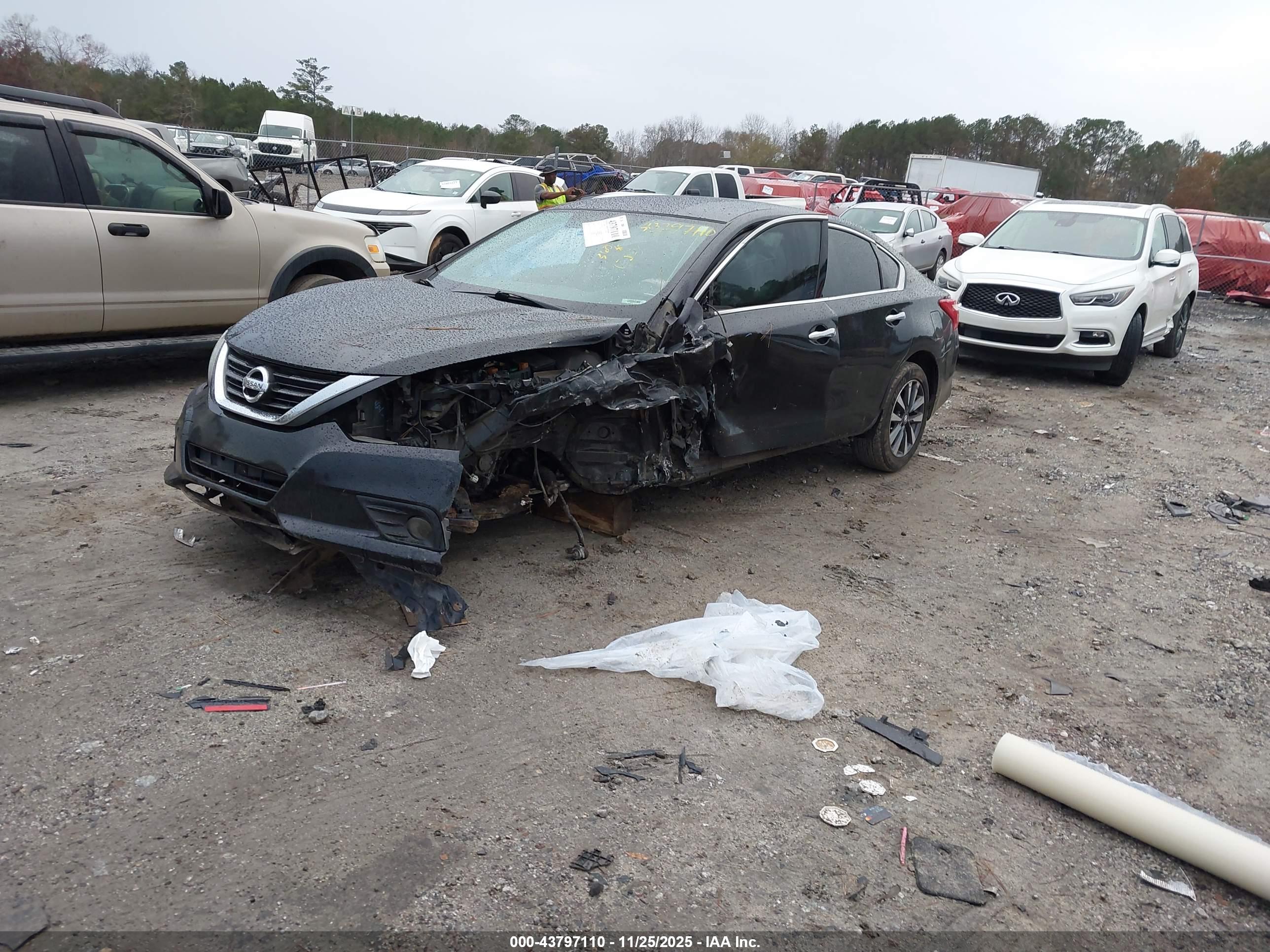 NISSAN ALTIMA image 2