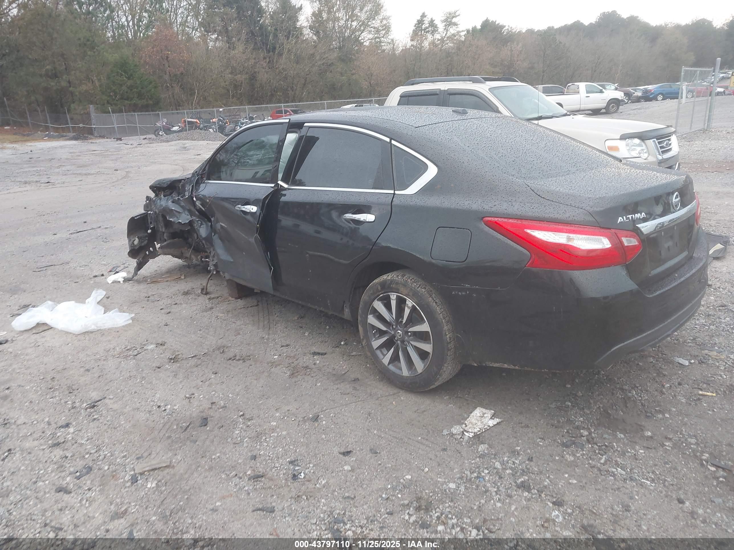NISSAN ALTIMA image 3