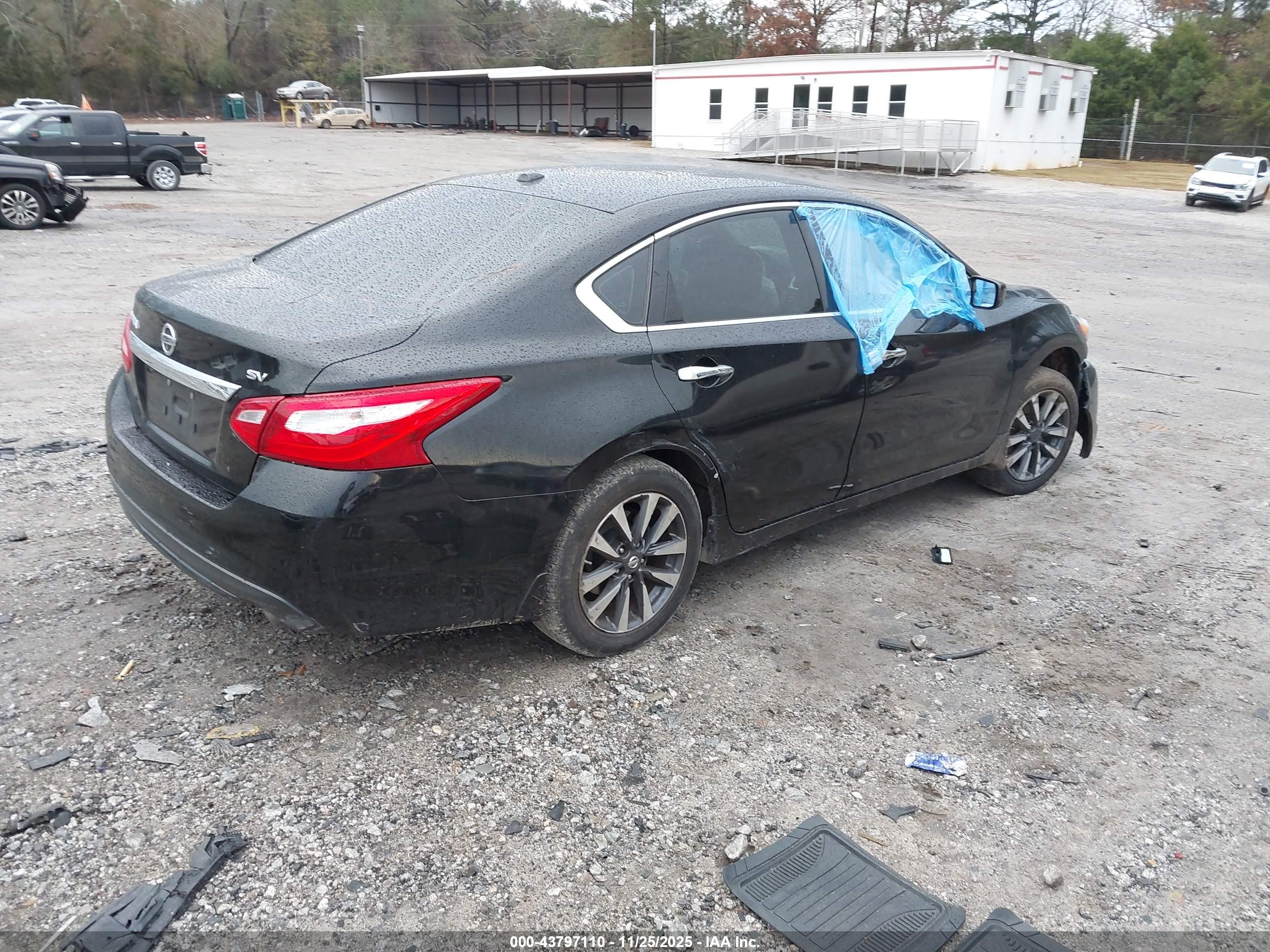 NISSAN ALTIMA image 4