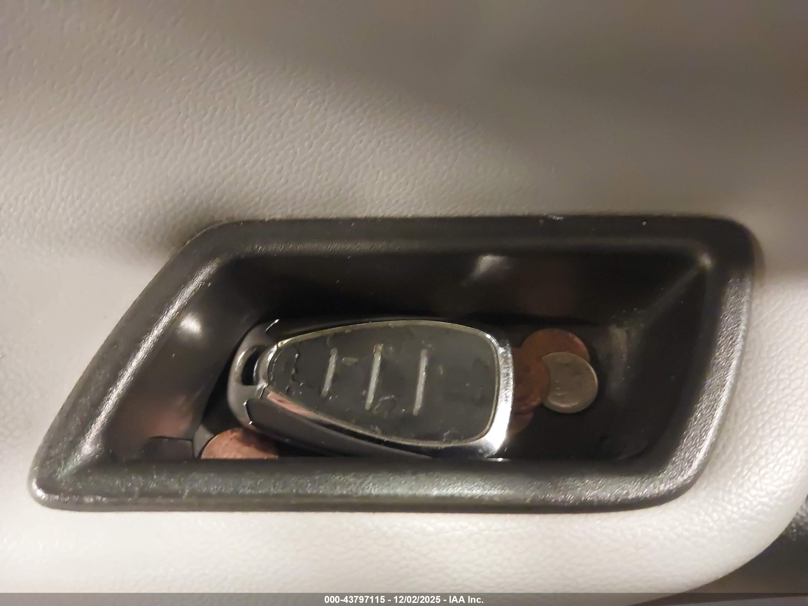 CHEVROLET EQUINOX image 11