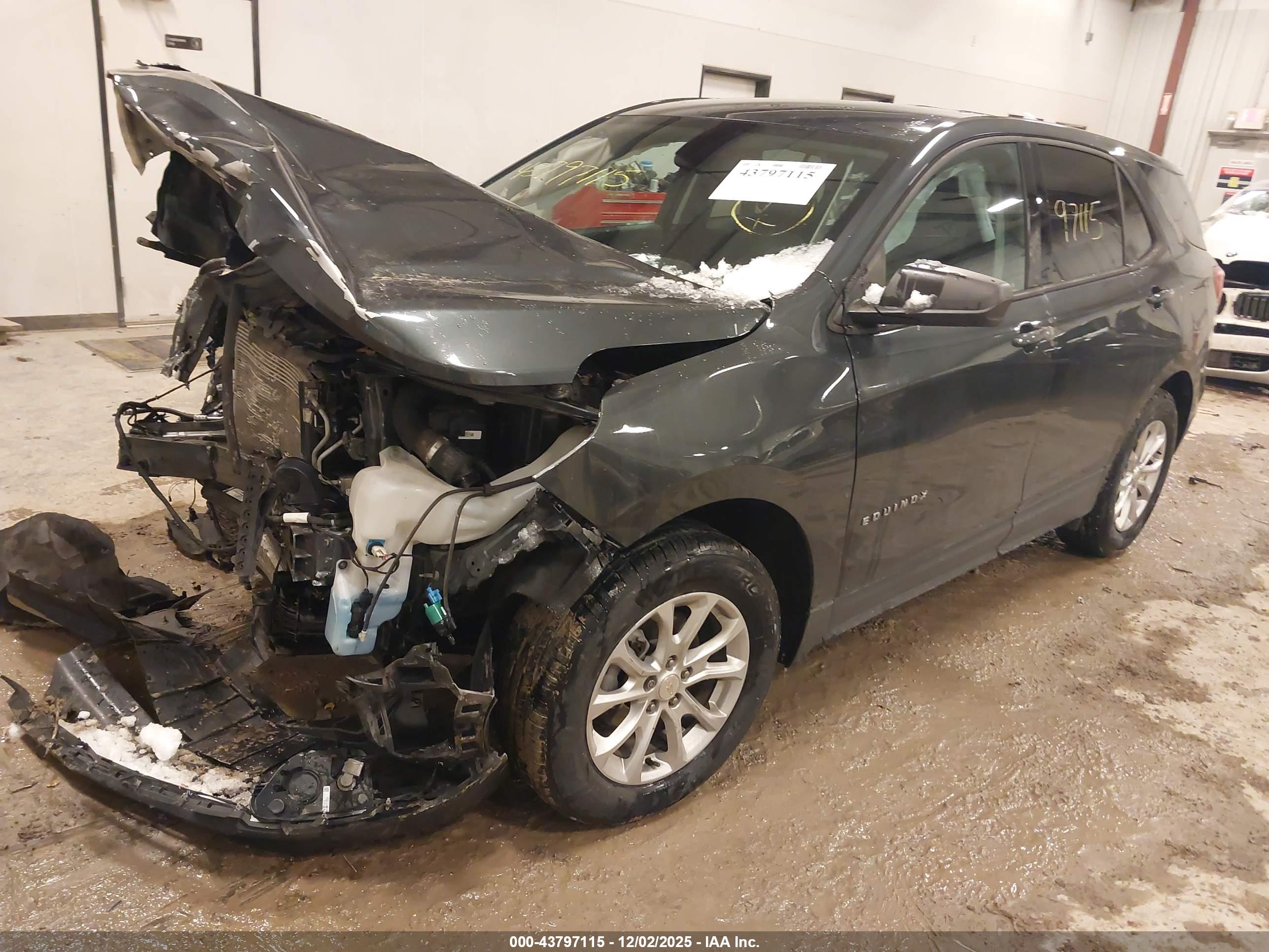 CHEVROLET EQUINOX image 2