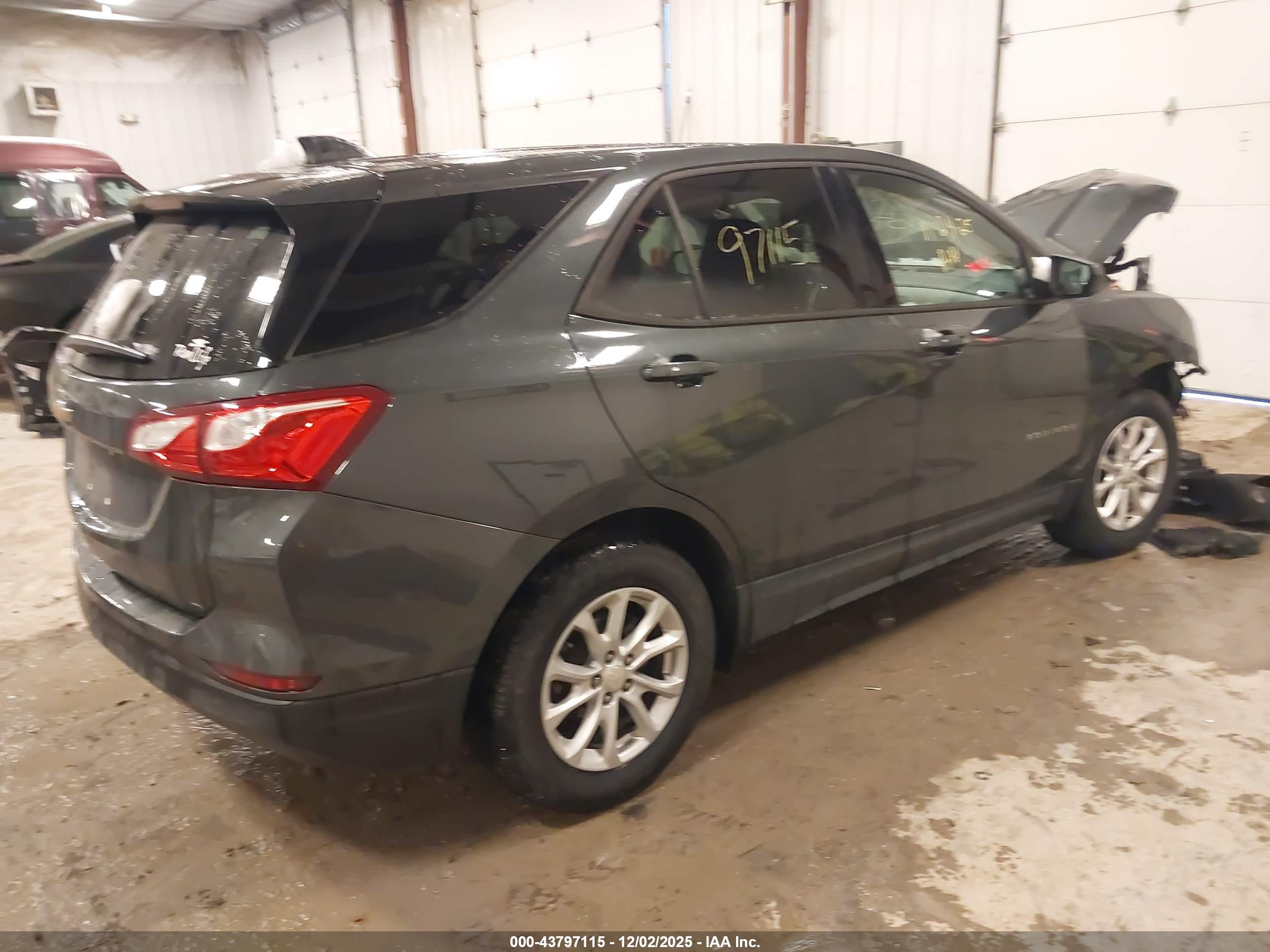 CHEVROLET EQUINOX image 4