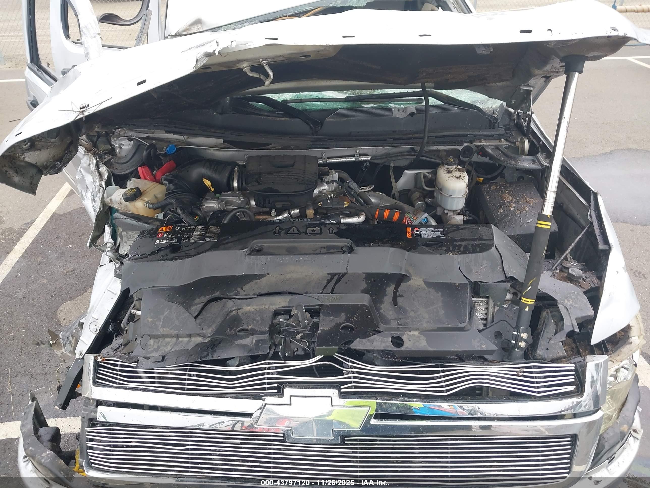 CHEVROLET SILVERADO image 10