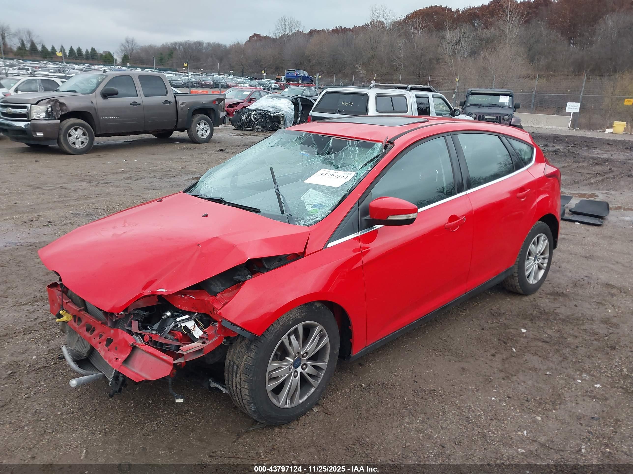 FORD FOCUS image 2