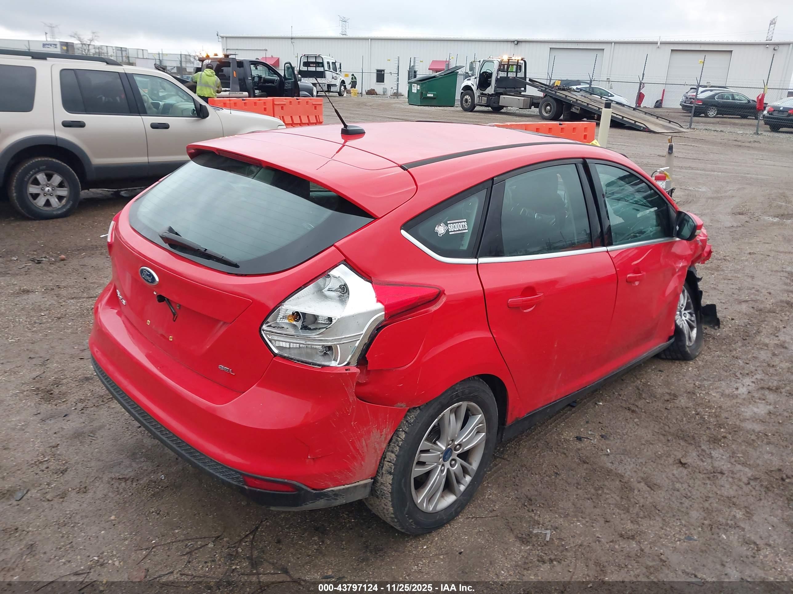 FORD FOCUS image 4