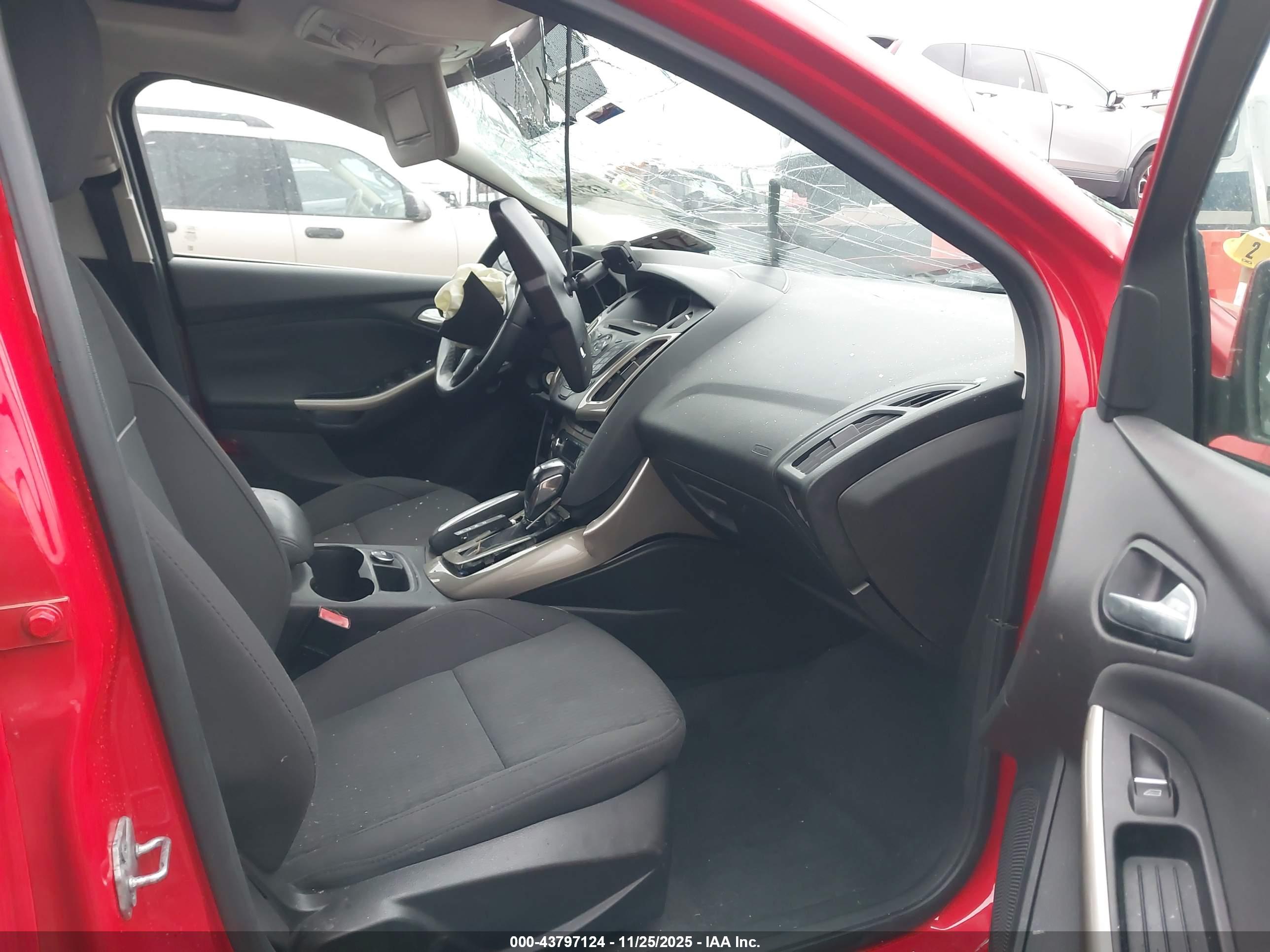 FORD FOCUS image 5