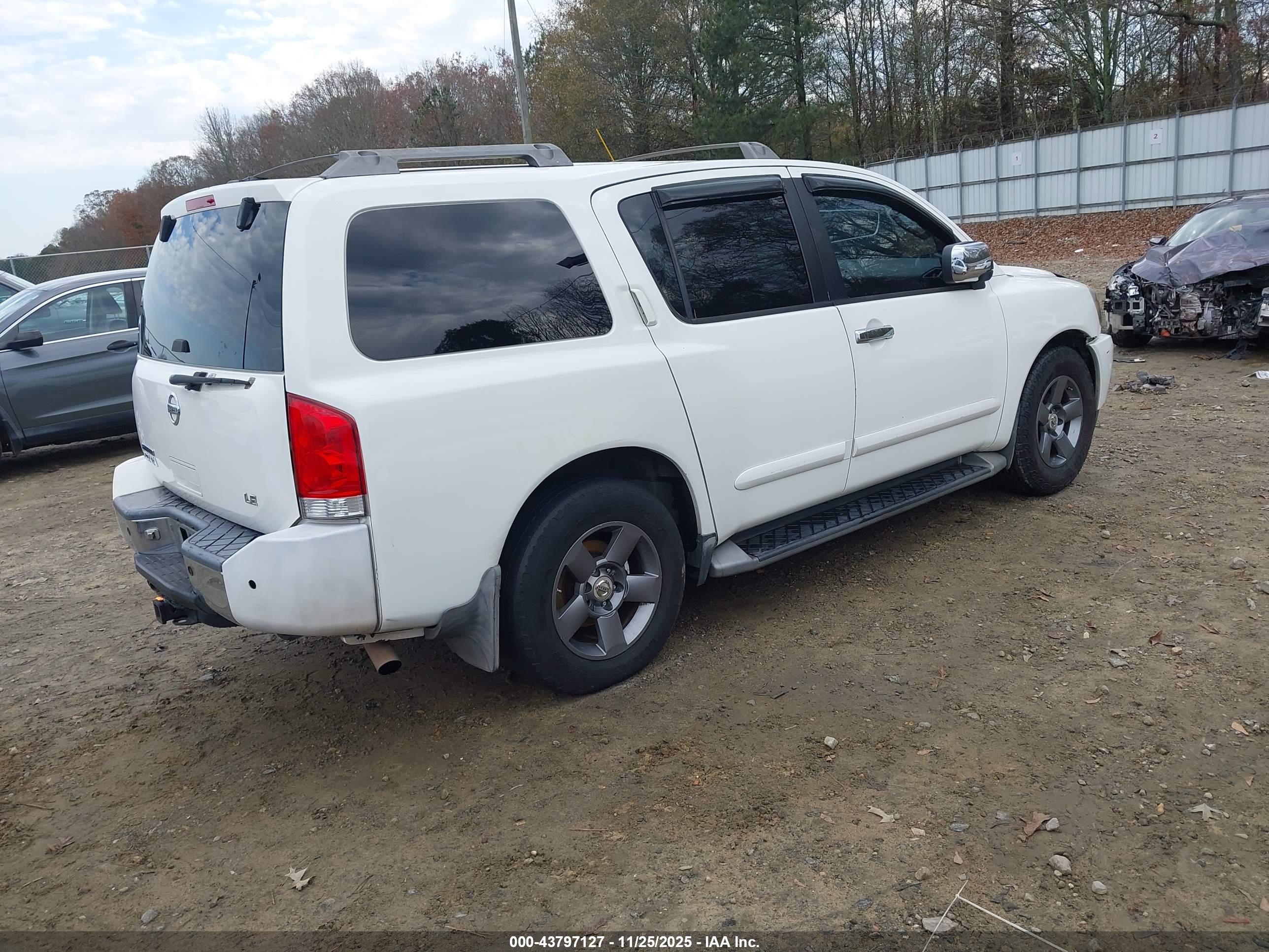 NISSAN PATHFINDER image 4