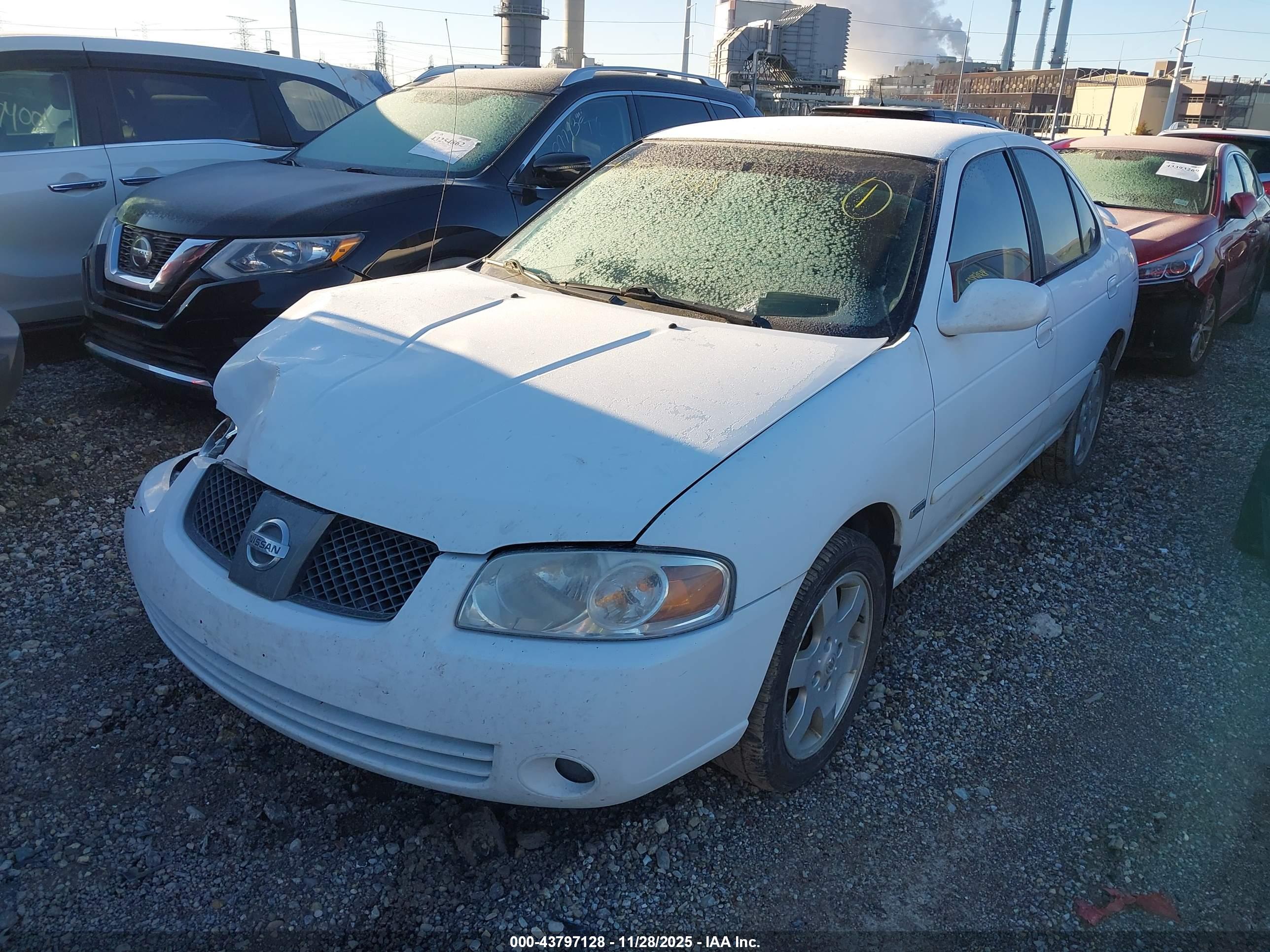 NISSAN SENTRA image 2