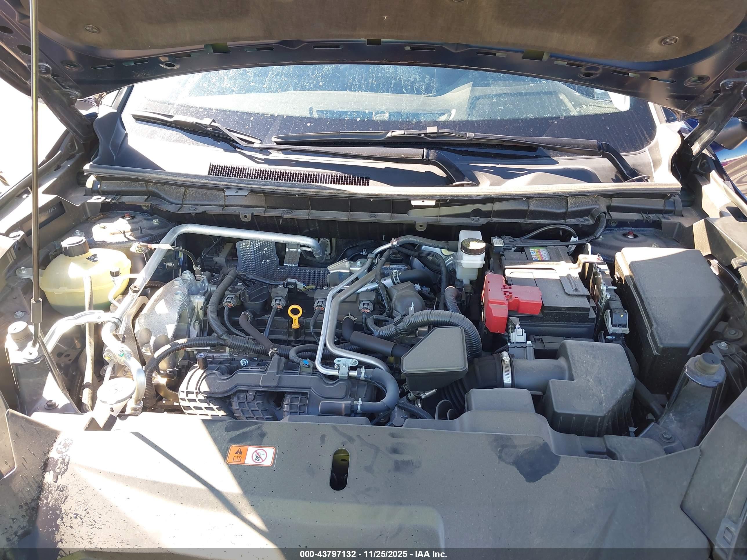 MITSUBISHI OUTLANDER image 10