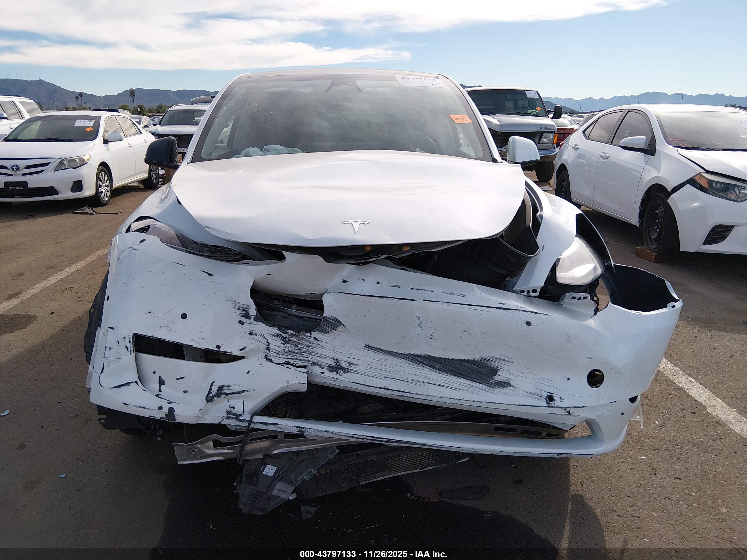 TESLA MODEL image 6