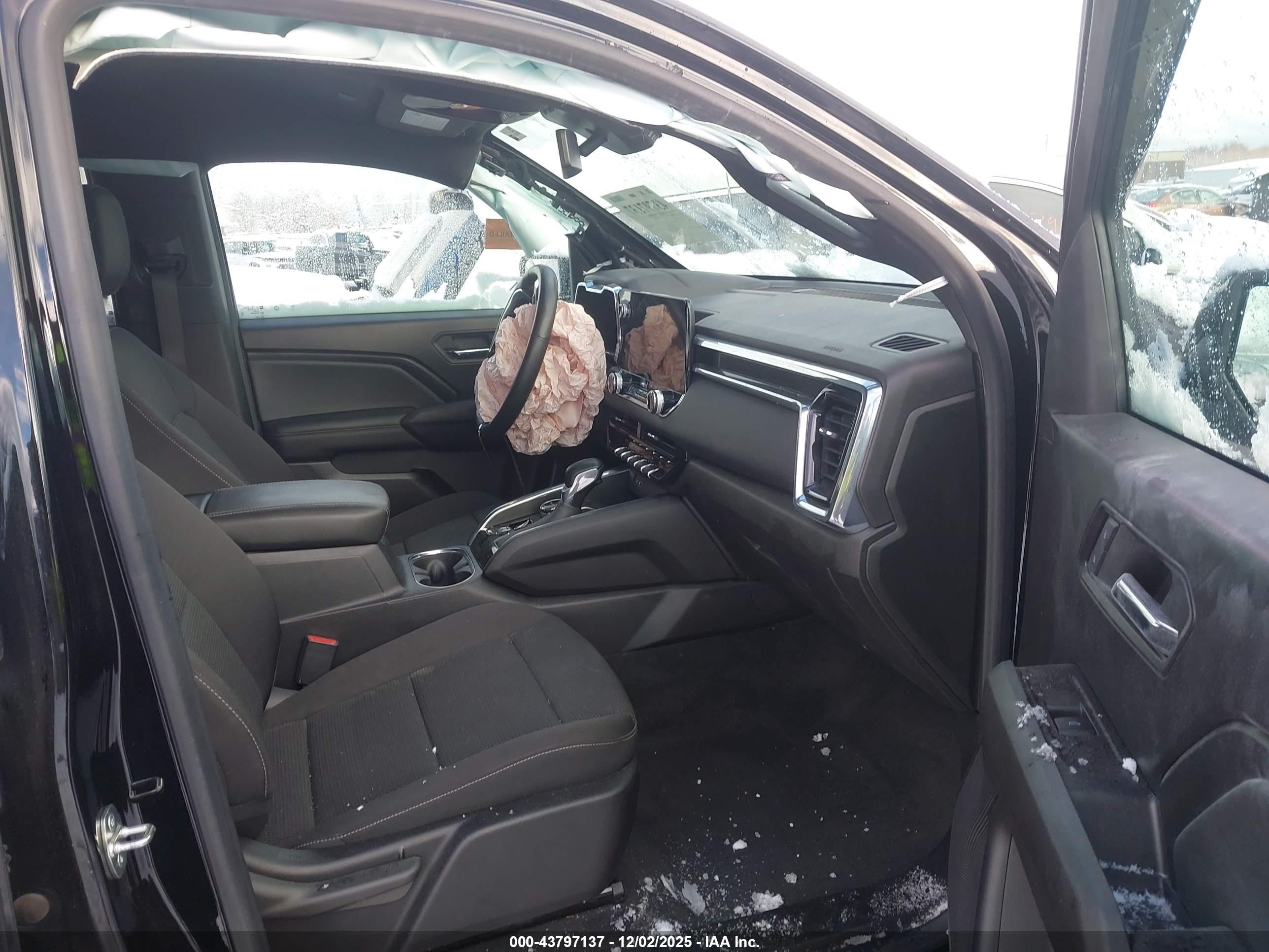GMC CANYON image 5