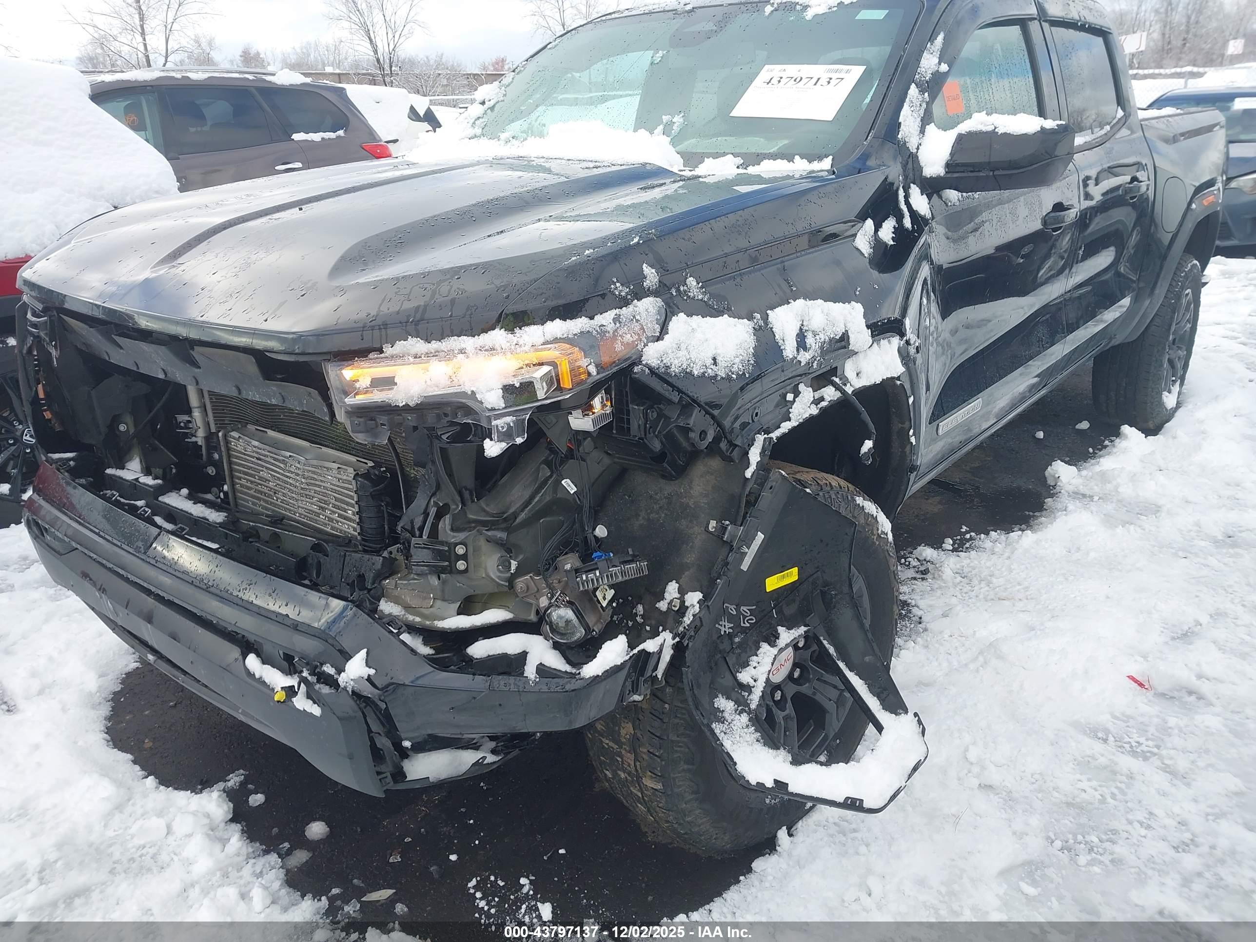 GMC CANYON image 6
