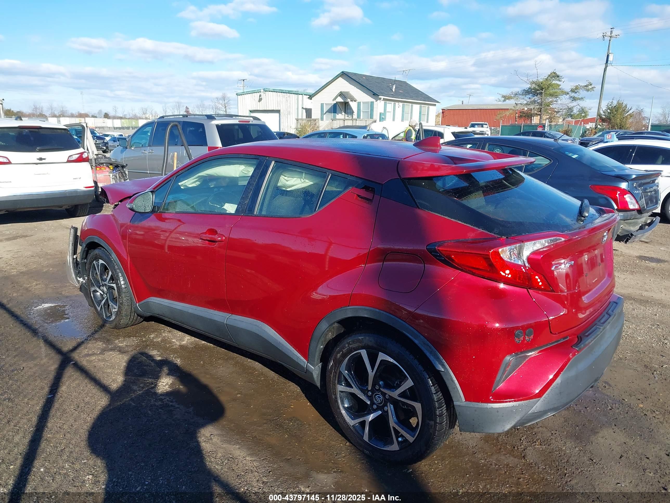TOYOTA C-HR image 3