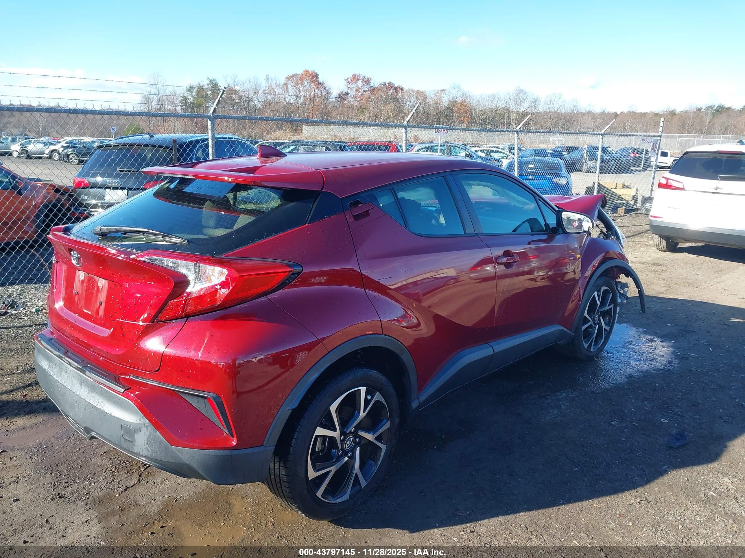 TOYOTA C-HR image 4