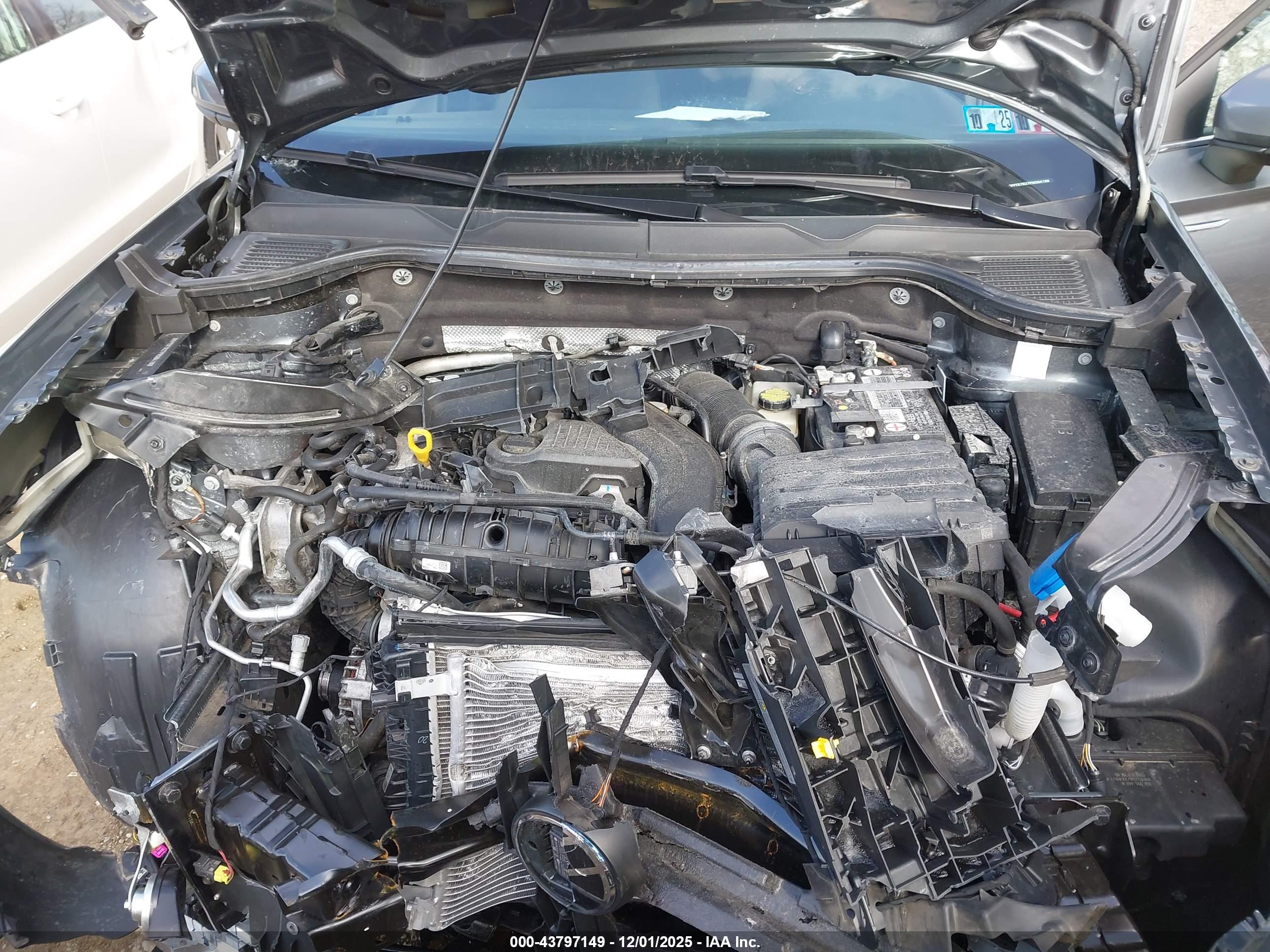 VOLKSWAGEN TAOS image 10