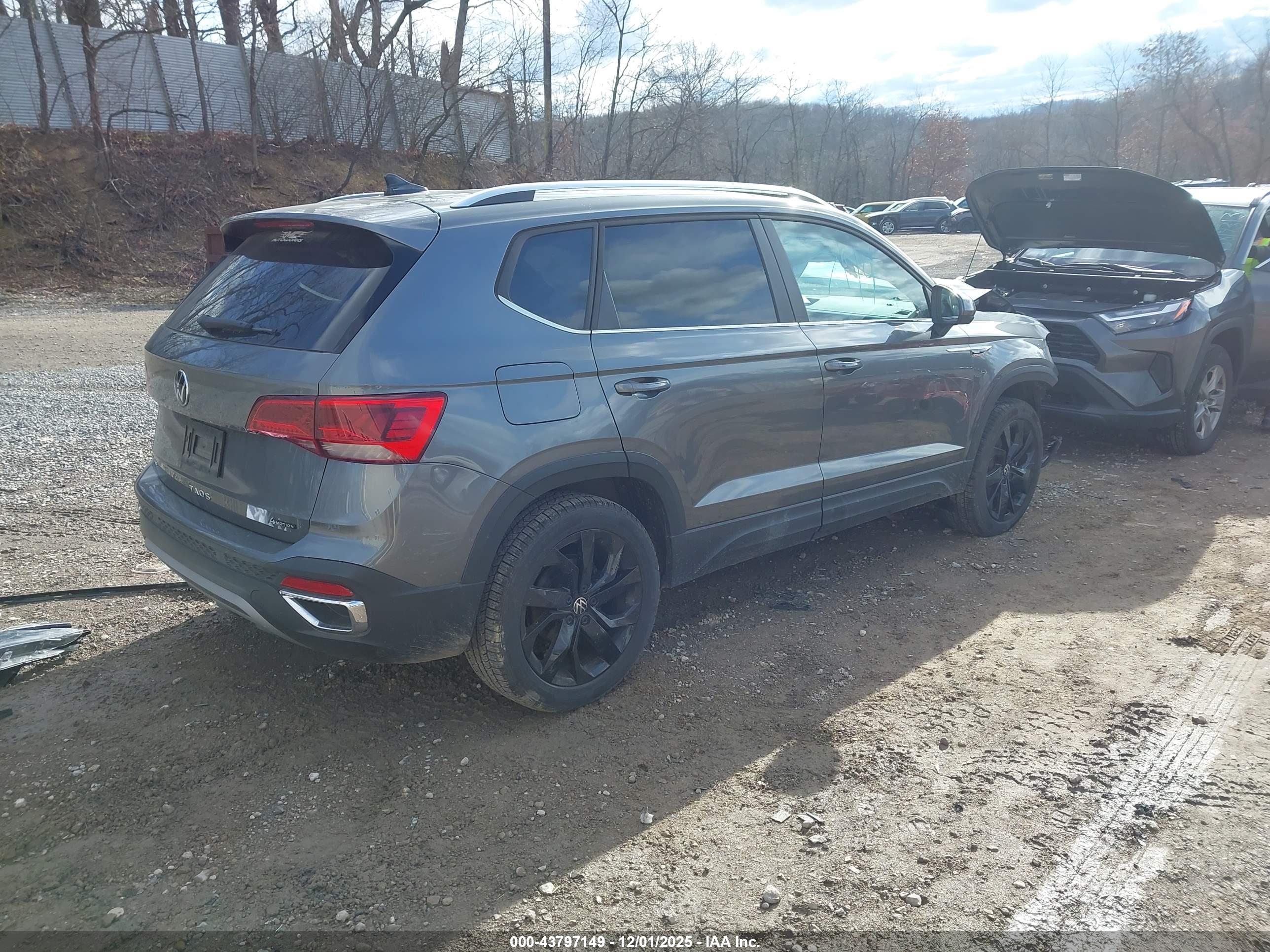 VOLKSWAGEN TAOS image 4