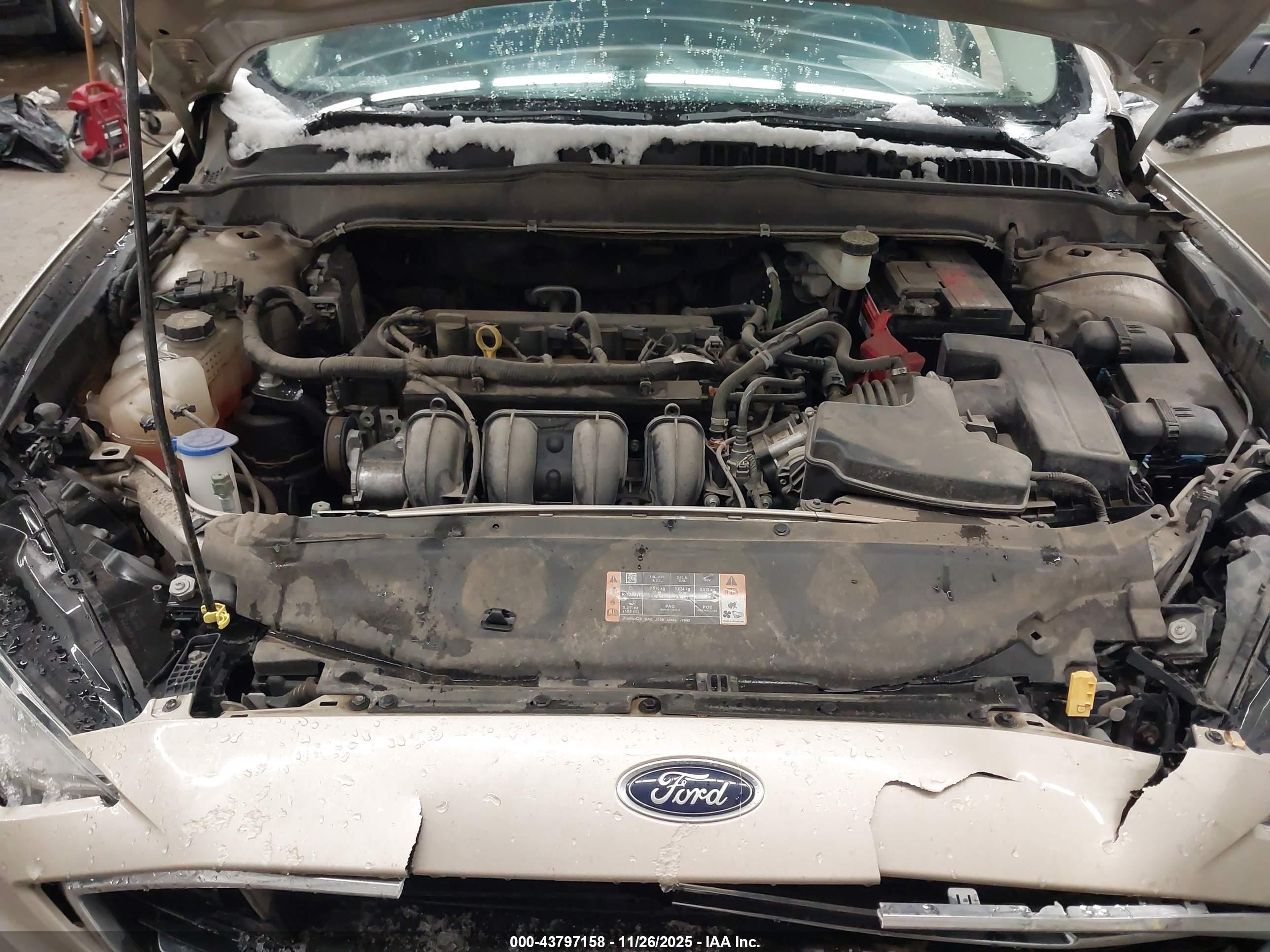 FORD FUSION image 10
