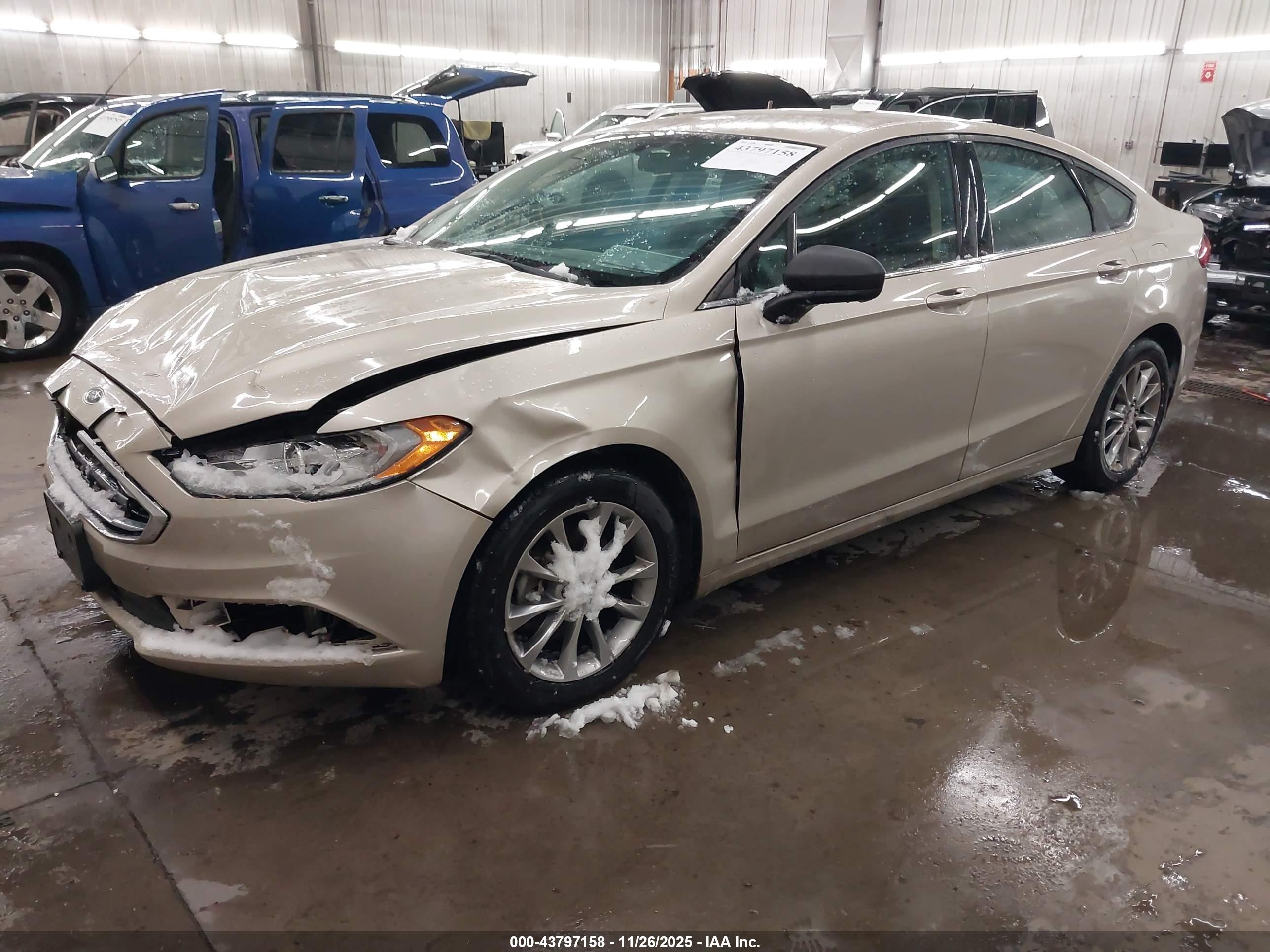 FORD FUSION image 2