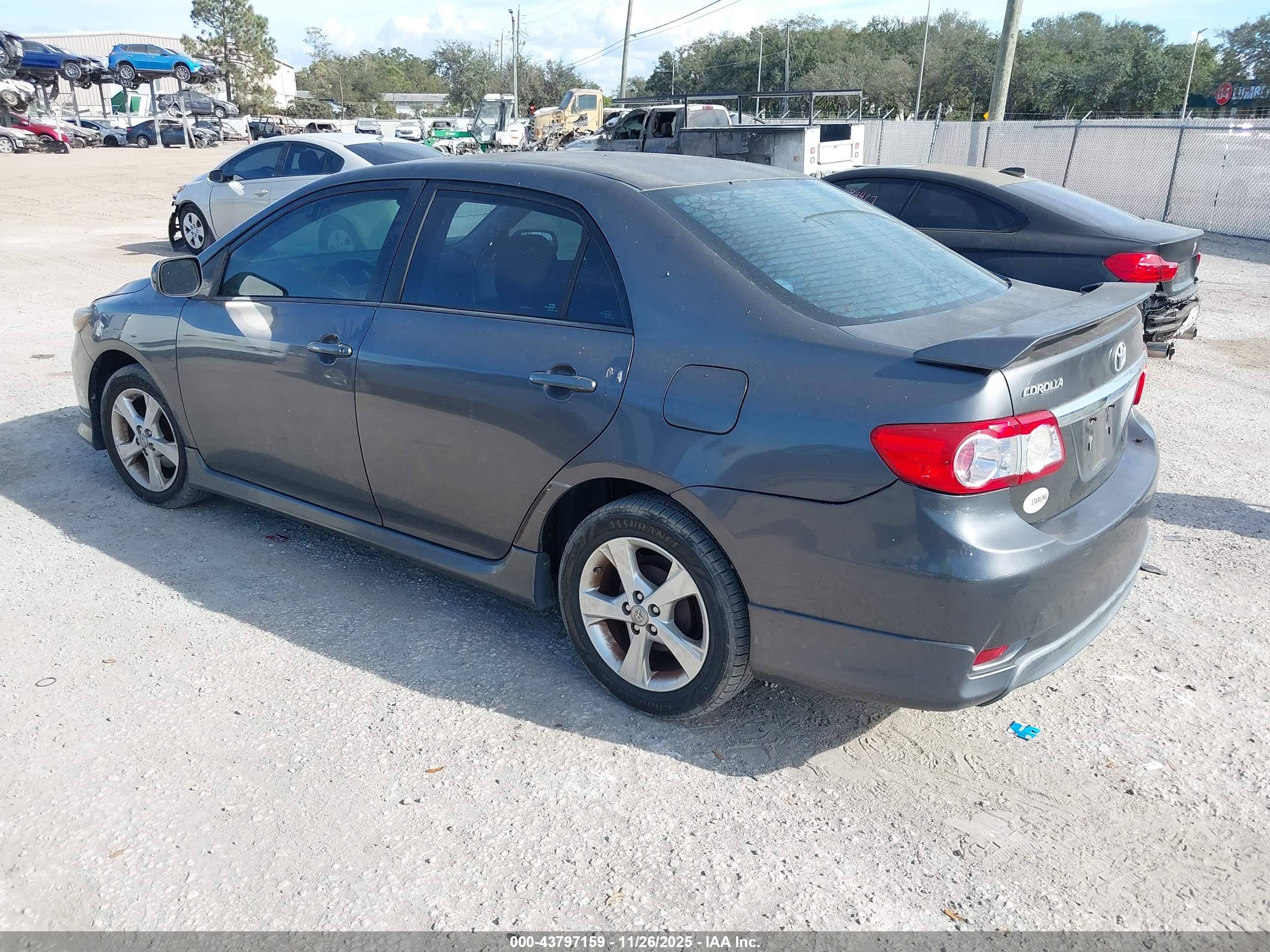 TOYOTA COROLLA image 3
