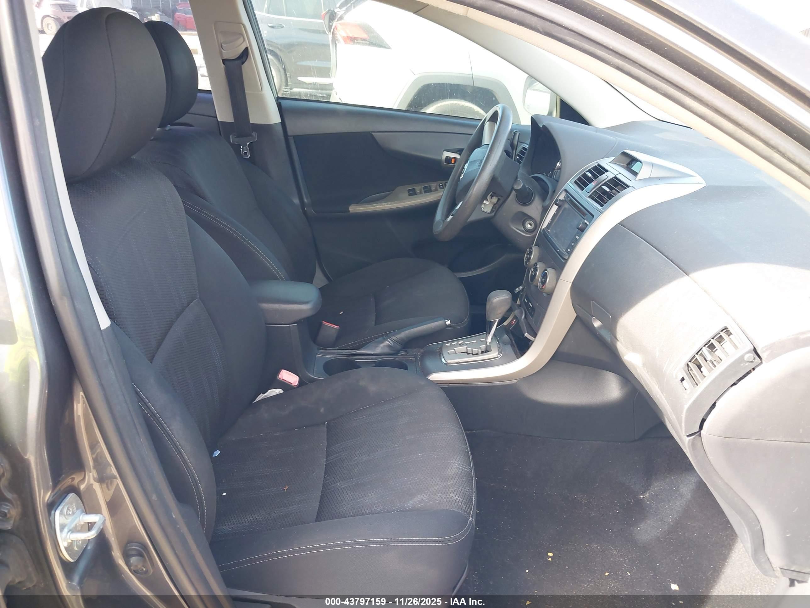 TOYOTA COROLLA image 5