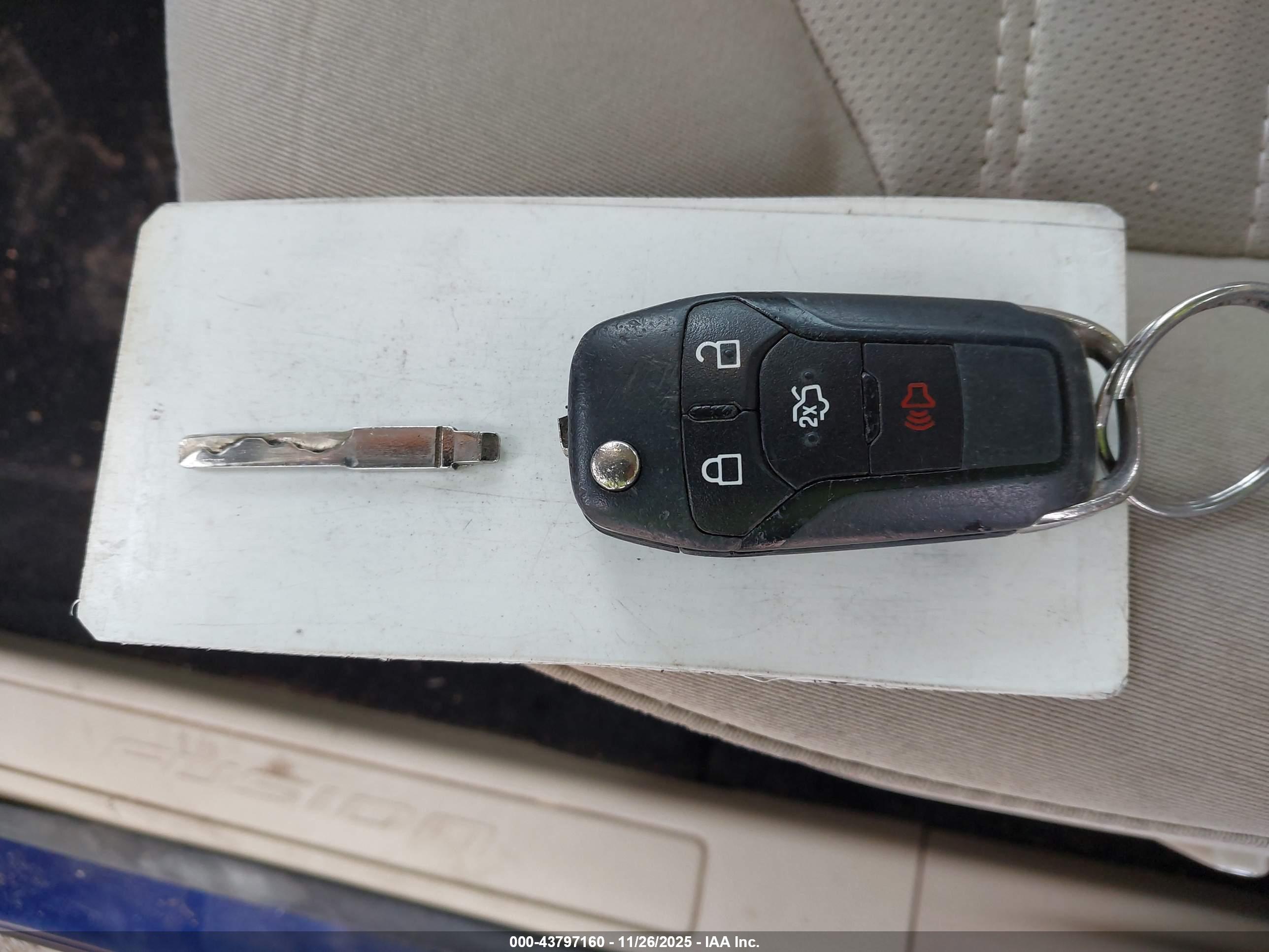 FORD FUSION image 11