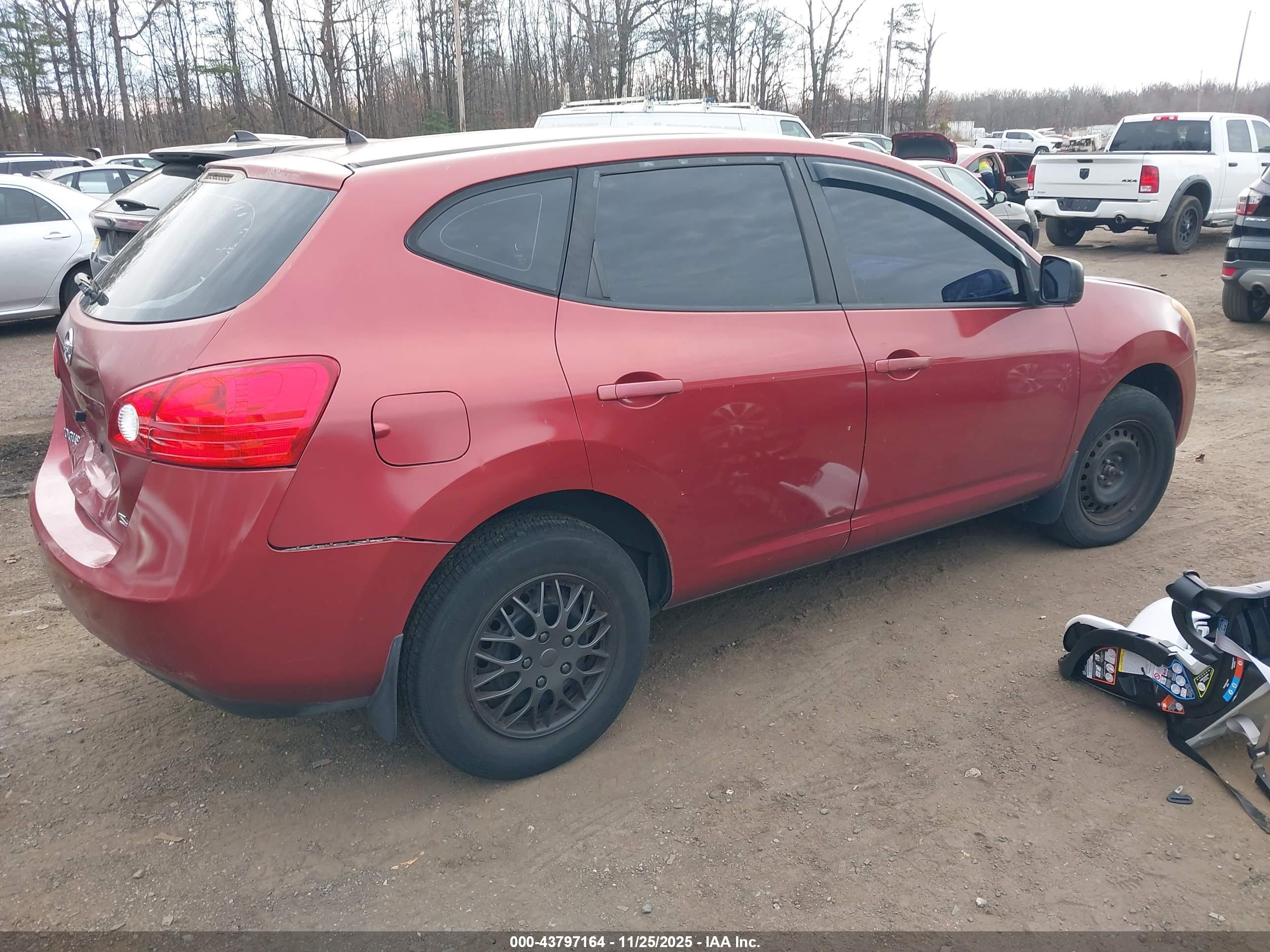 NISSAN ROGUE image 4