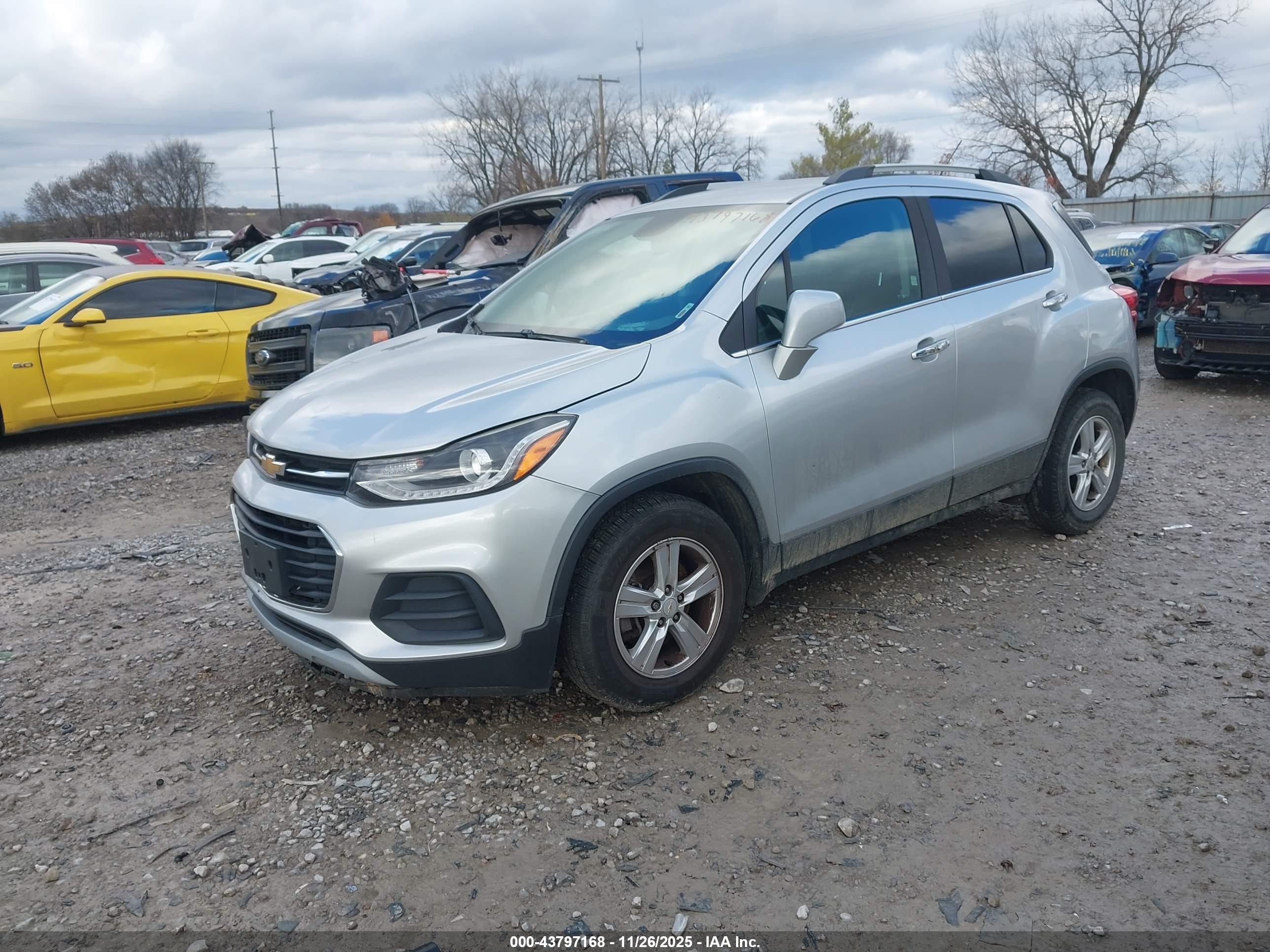 CHEVROLET TRAX image 2