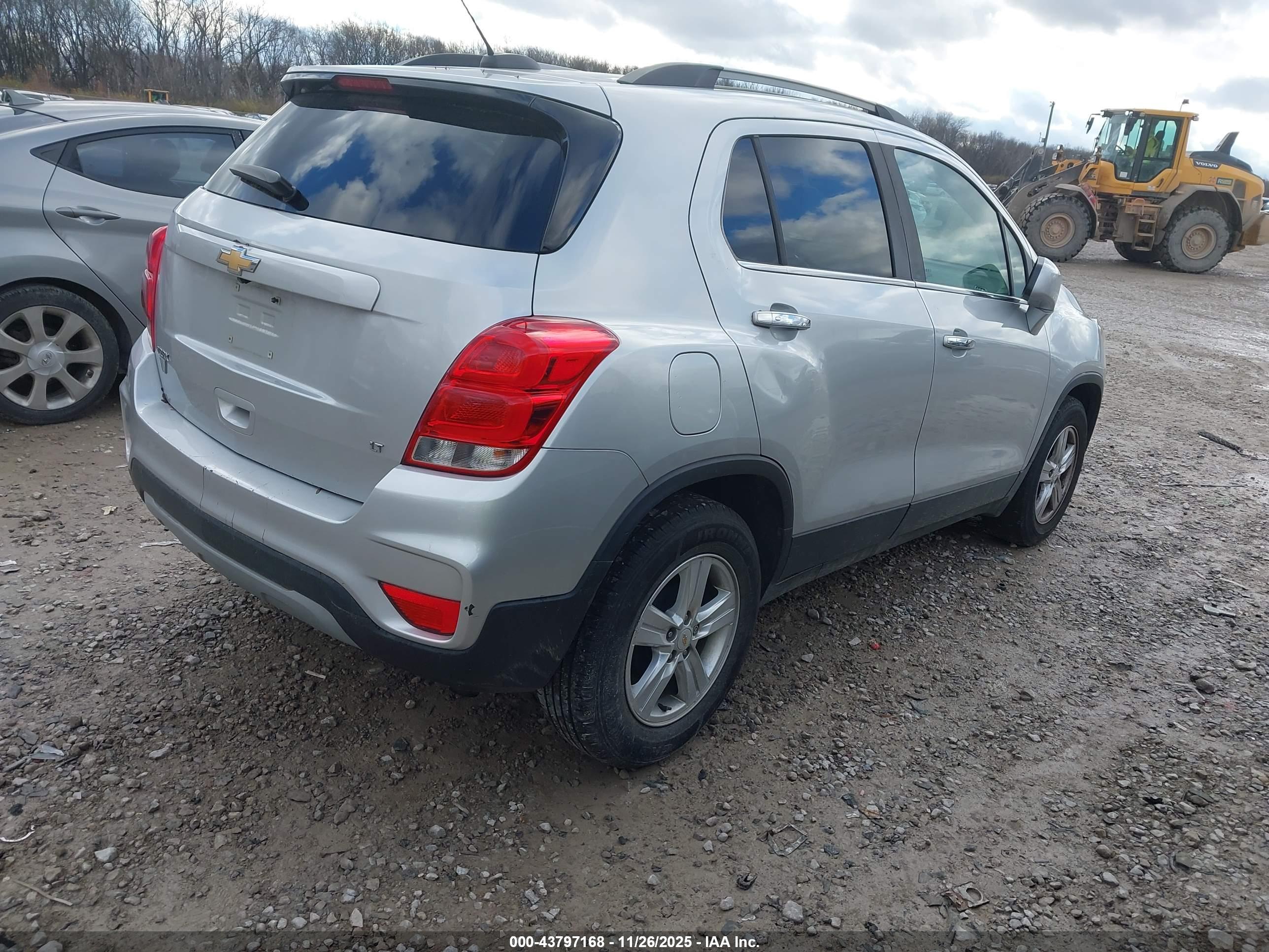 CHEVROLET TRAX image 4