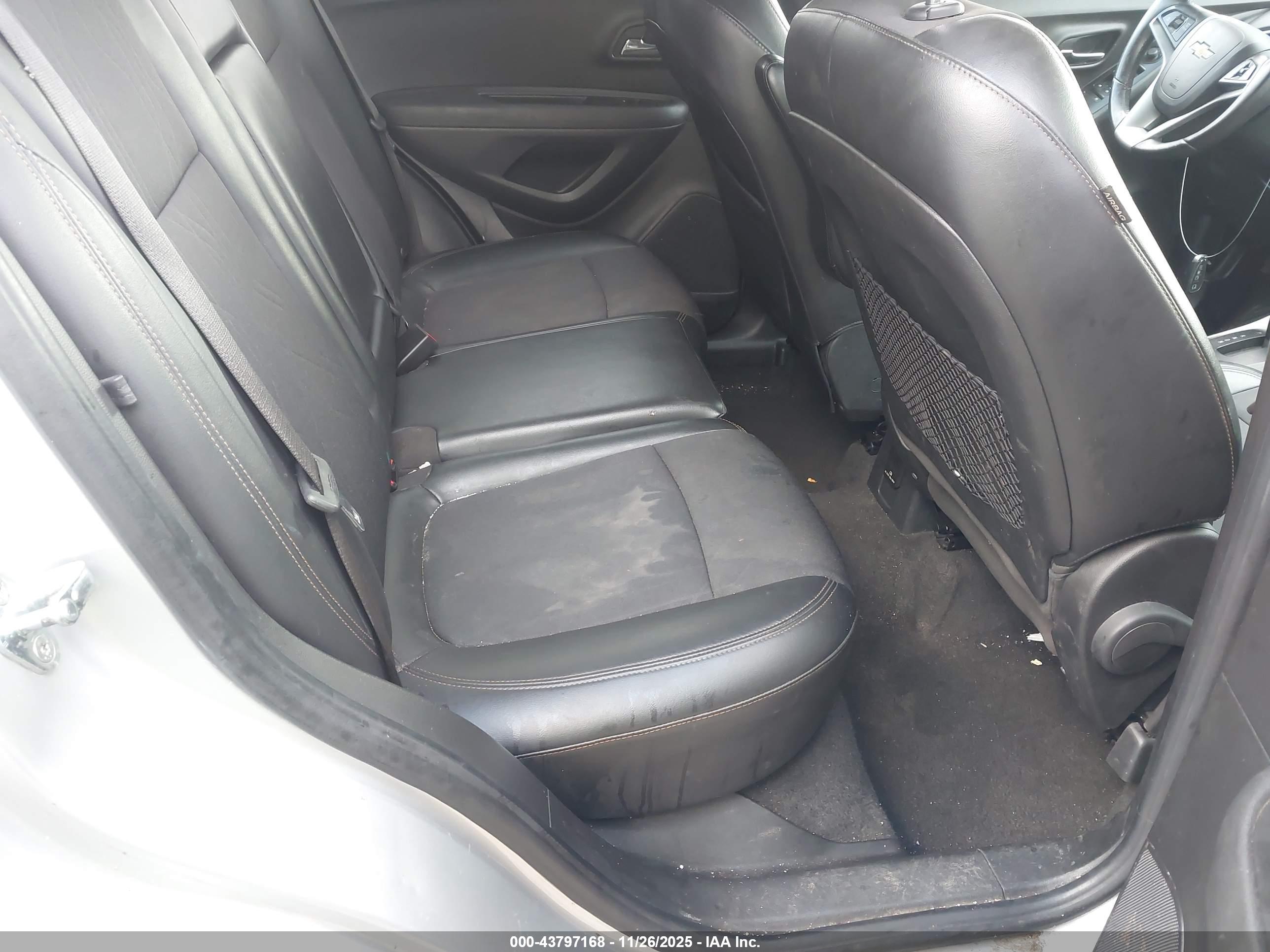 CHEVROLET TRAX image 8
