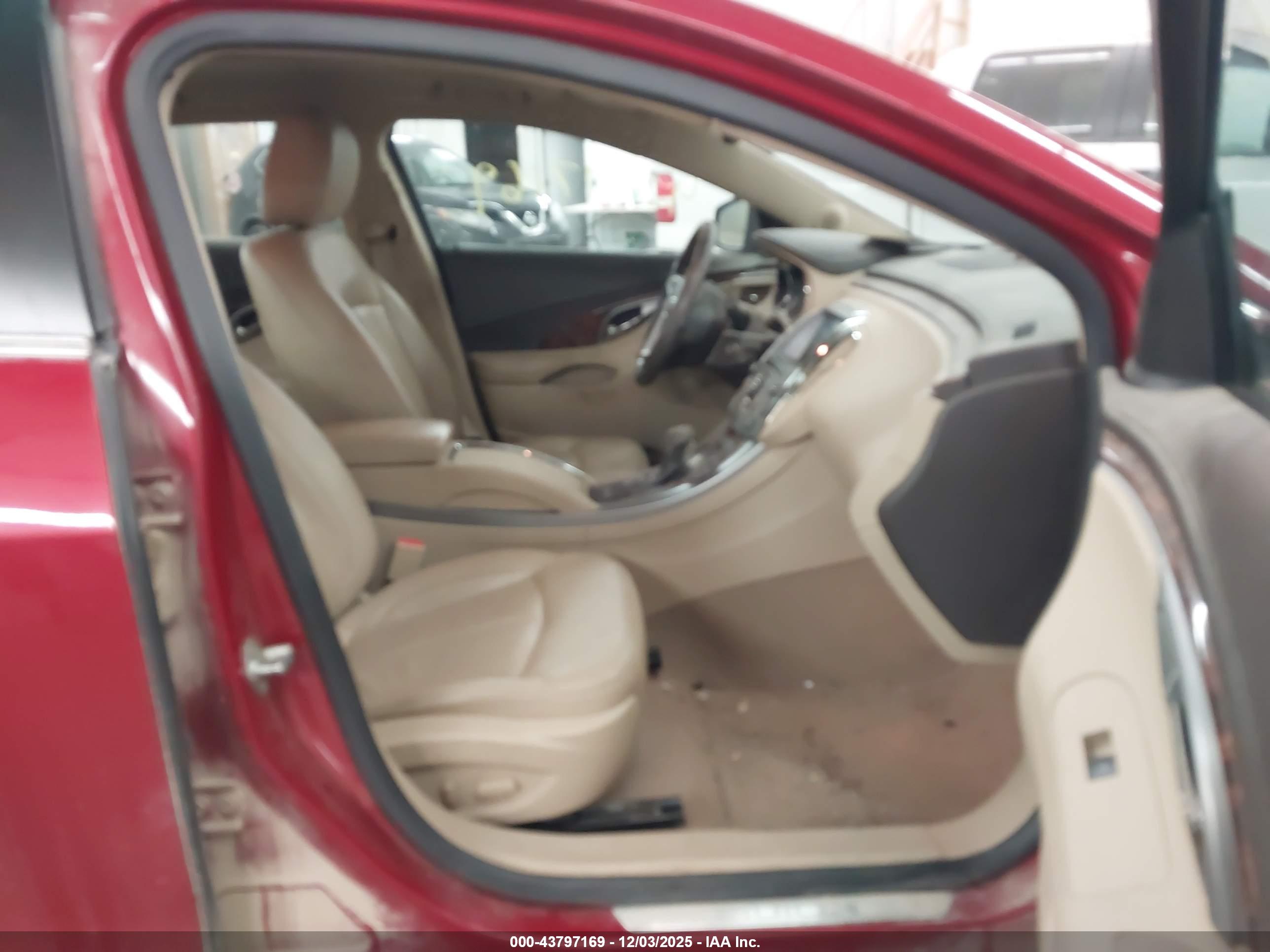 BUICK LACROSSE image 5