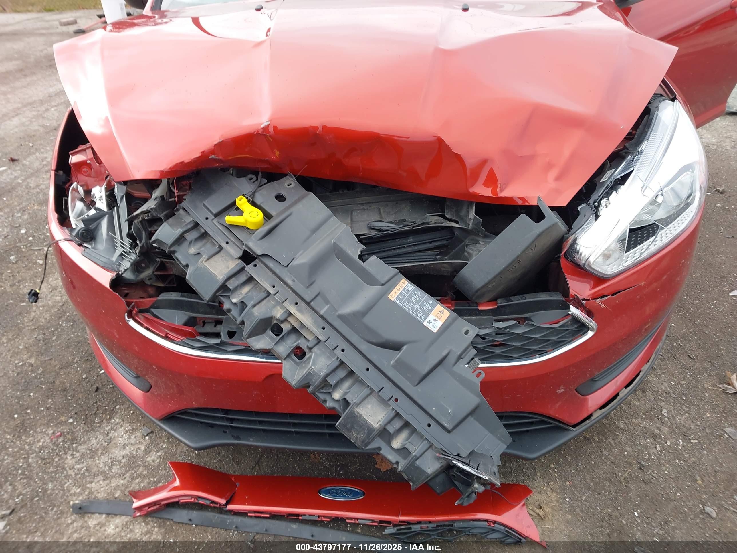 FORD FOCUS image 6